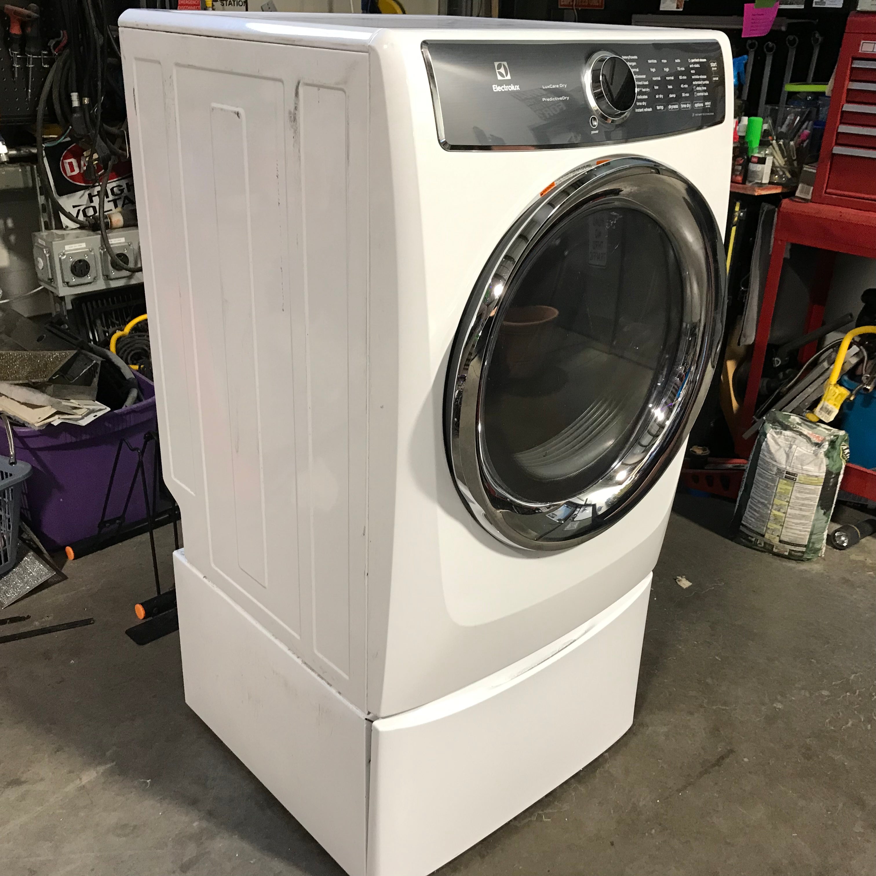 Electrolux White Front Load Gas Dryer (With Laundry Pedestal) 27"x 31"x 53"