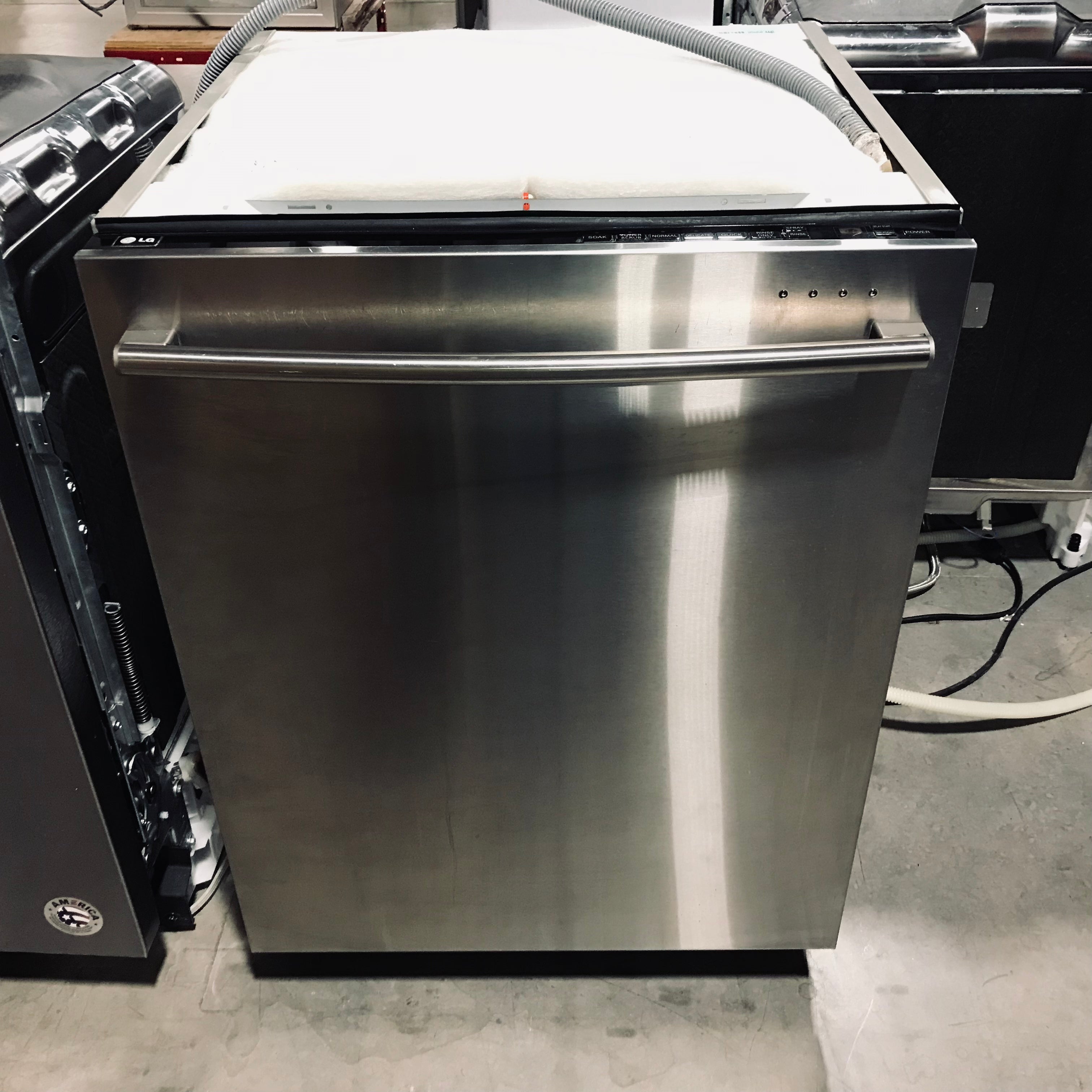 LG Stainless Steel Dishwasher 24"x 25"x 34"