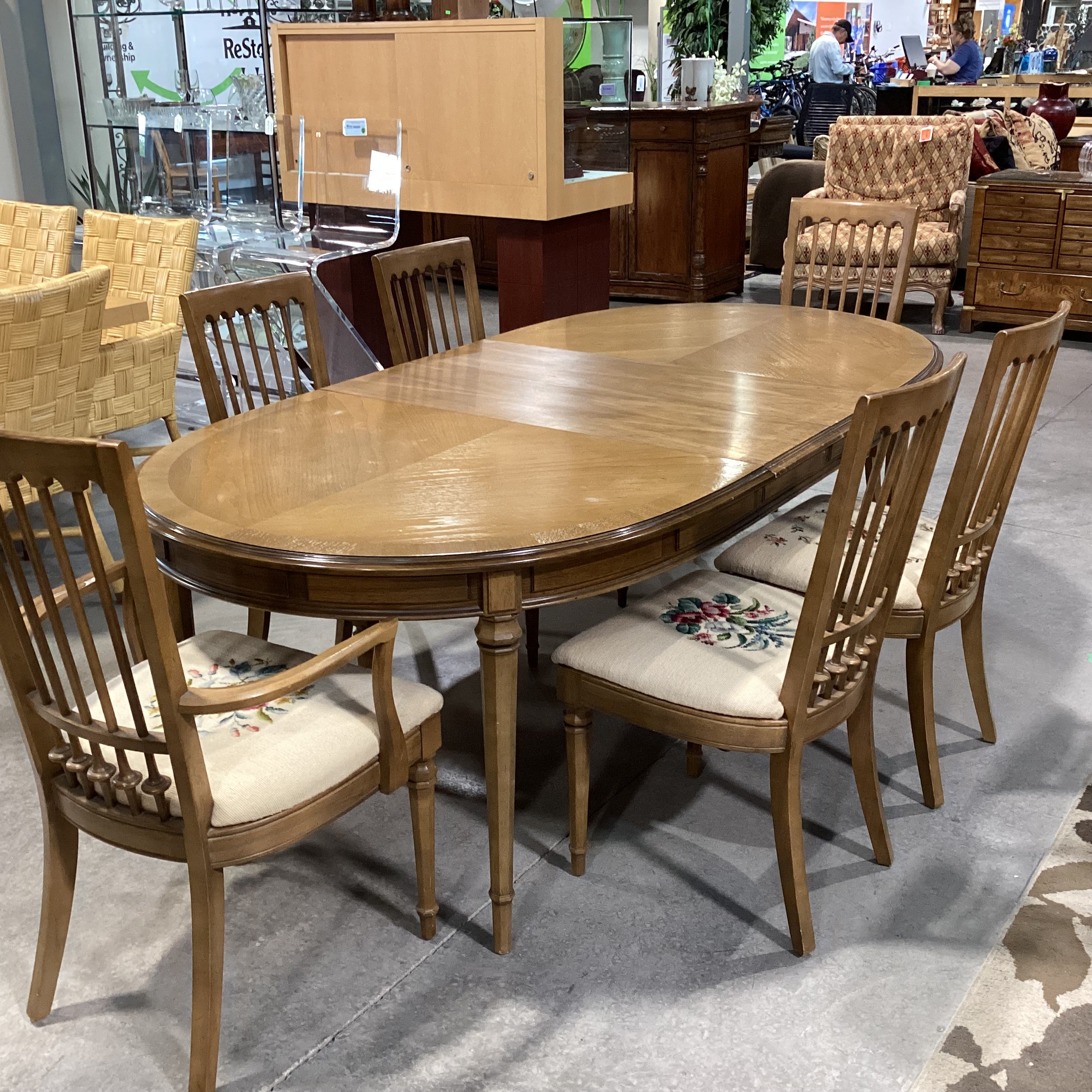 Vintage Drexel Carved Wood & Veneer 3 Leaf Table with 6 Needlepoint Chairs Dining Set 64" to 100"x 44"x 29.5"