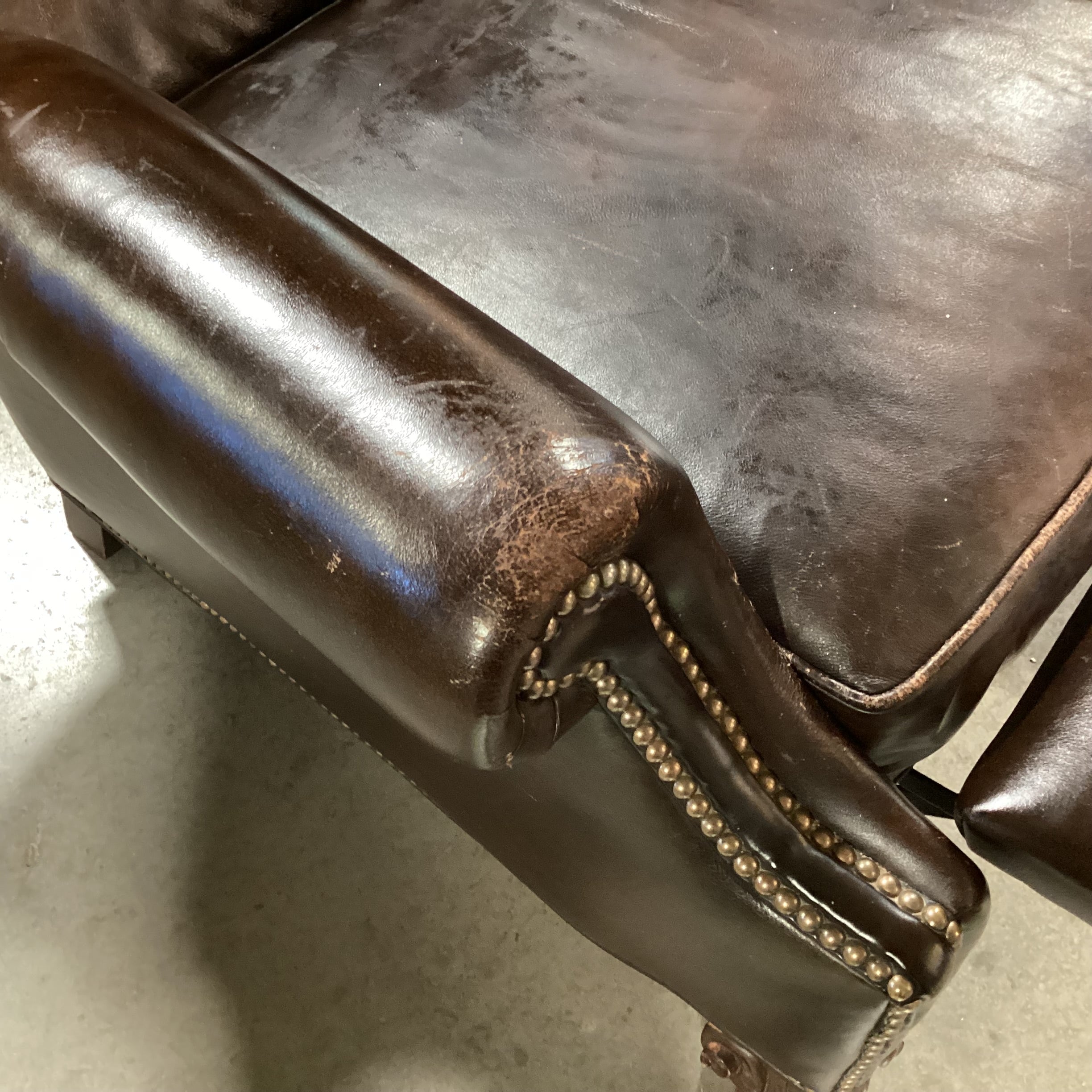 Bradington Young Leather Nailhead Claw & Ball Feet Winged Recliner Chair 34"x 38" to 68"x 40"