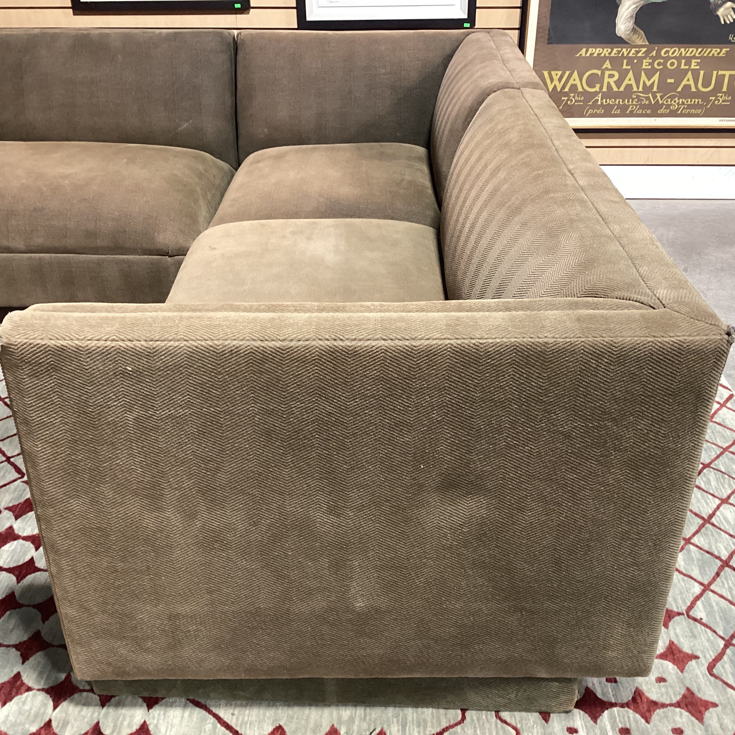 Custom Brown Texture Woven 5 Piece Sectional 132'x 92"x 39"x 29"