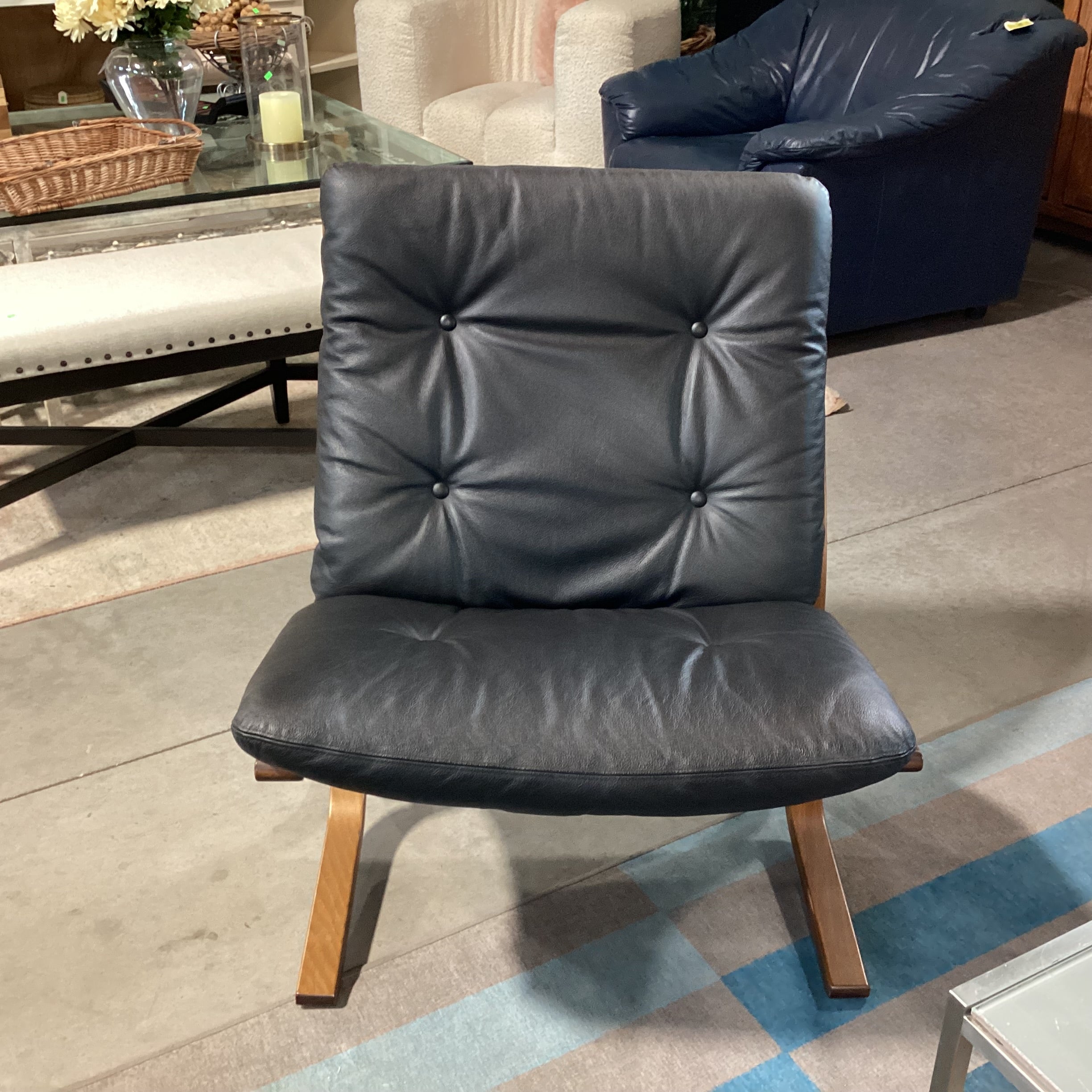 Westnofa Siesta Made in Norway Mid Century Black Leather & Teak Lounge Chair 27"x 29"x 35"
