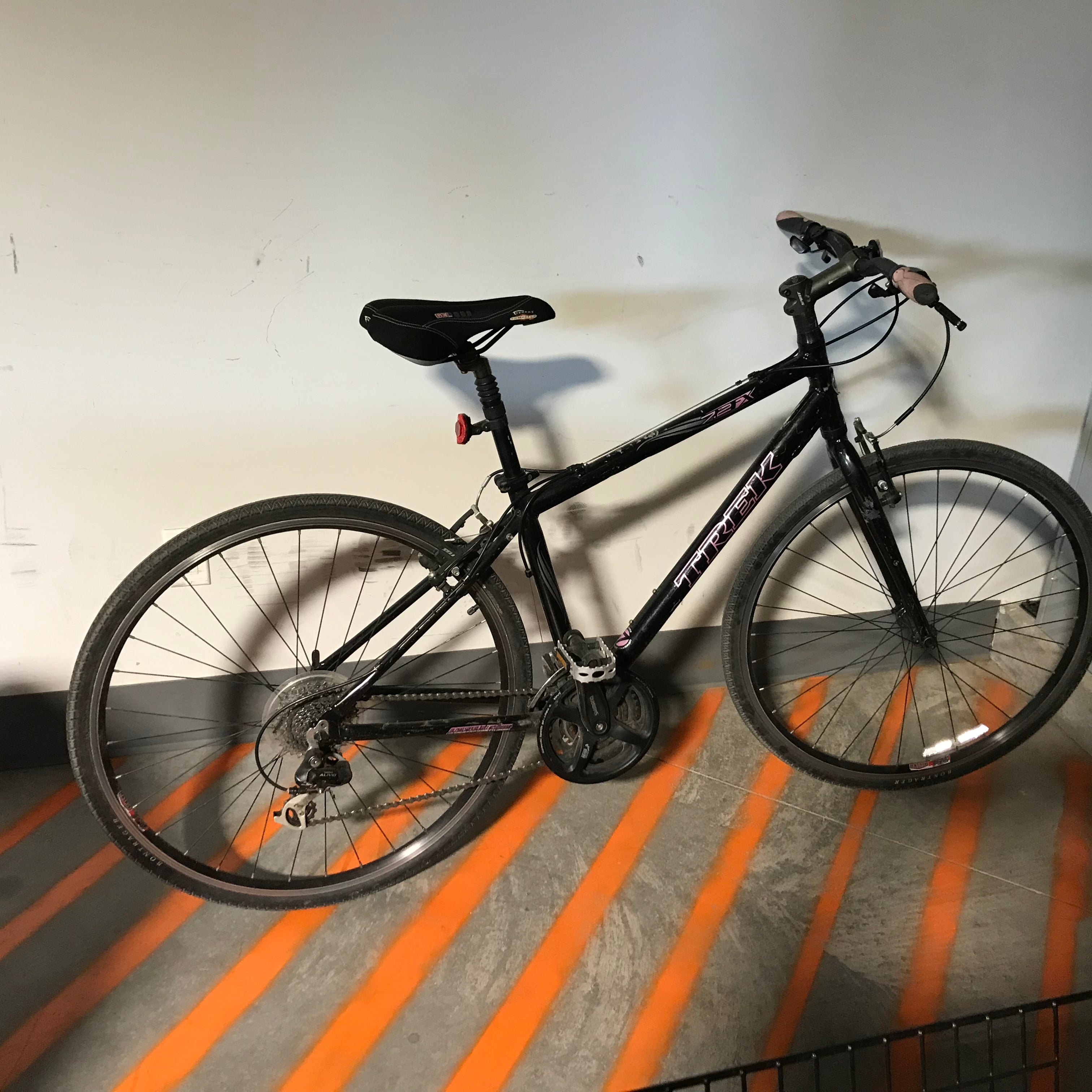 Trek 7.2 FX Black 24 Speed Hybrid Bike 17"
