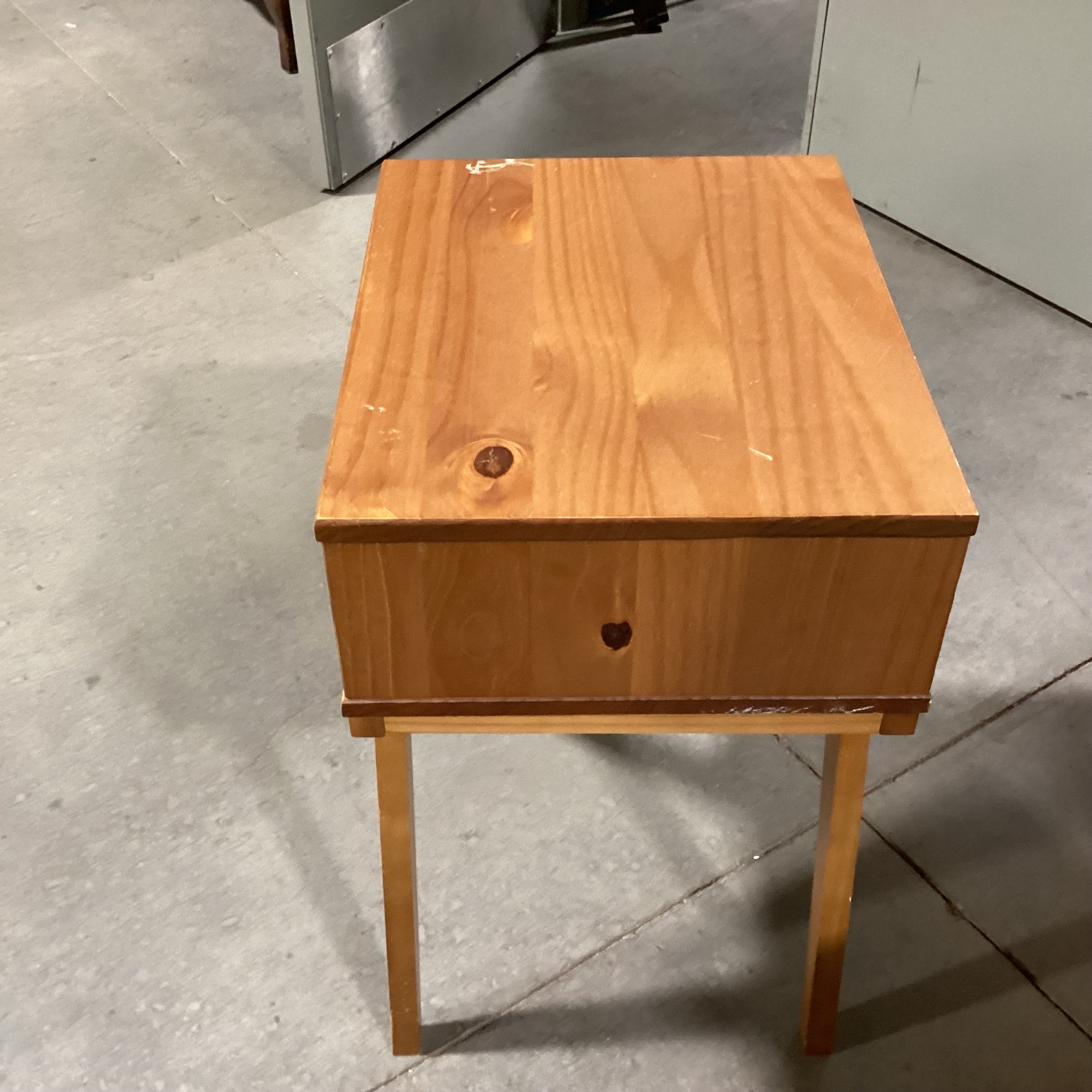 Mid Century Style Pine 1 Drawer End Table 20"x 16"x 25"