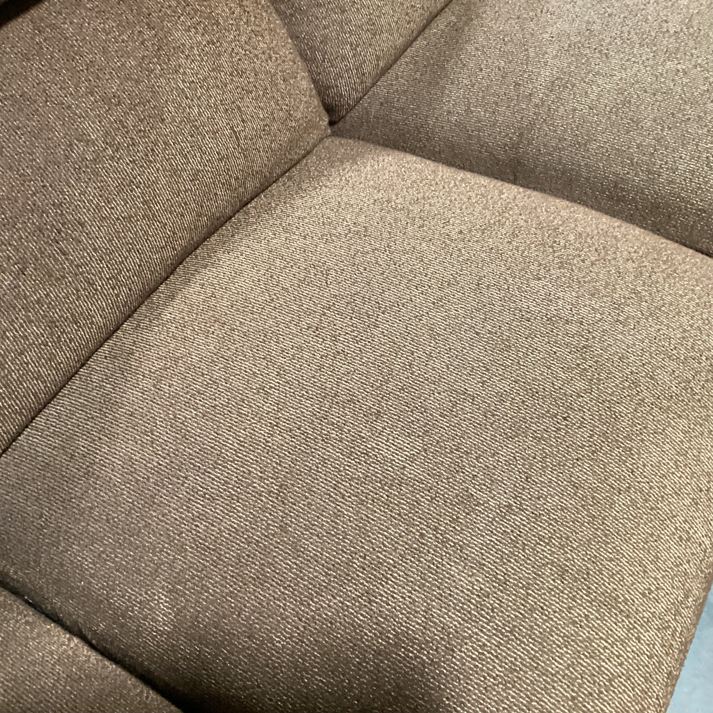 Elway by Bassett Brown Woven 6 Piece with 2 End Recliners Sectional 118"x 100"x 37"x 40"