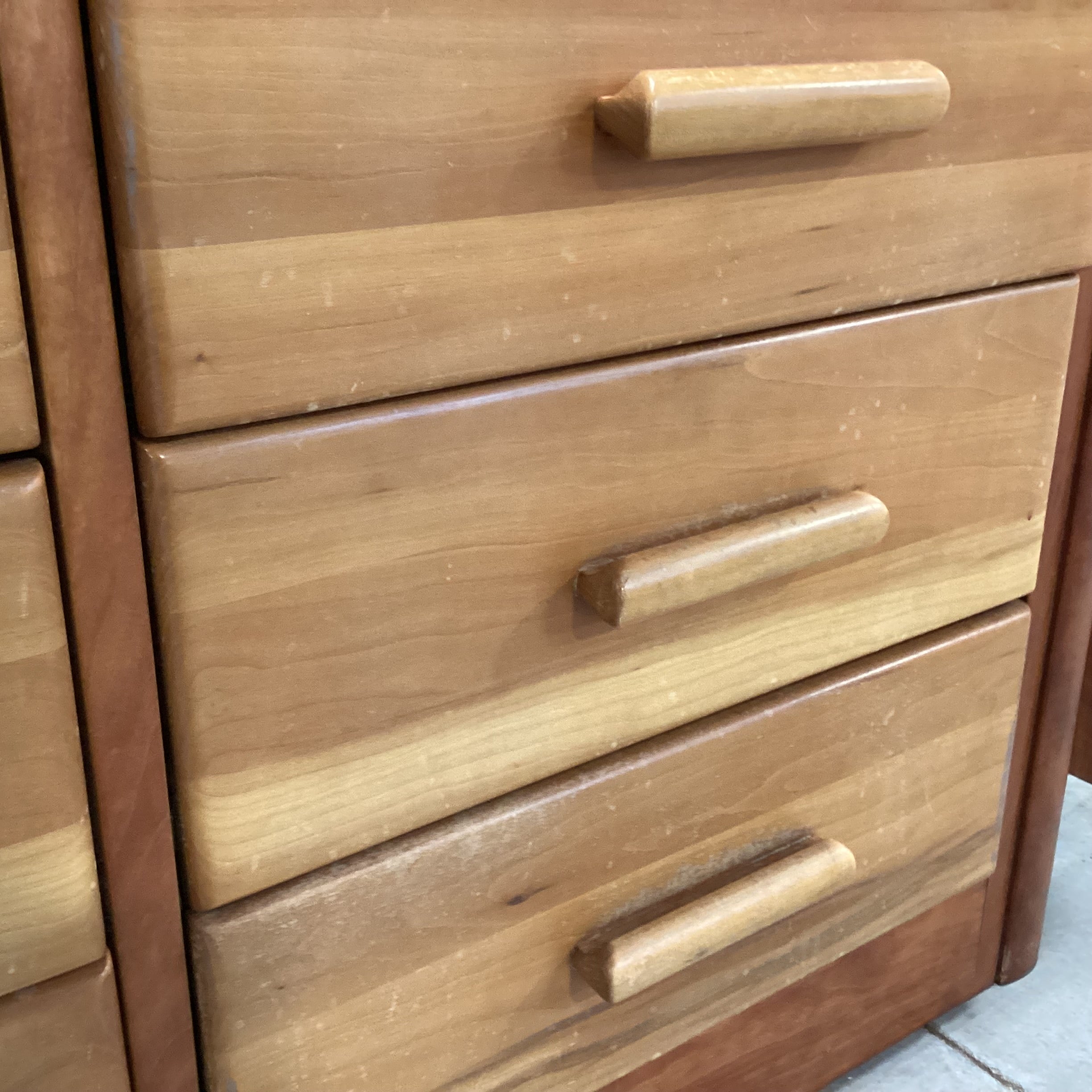 Vintage 2 Tone Wood 6 Drawer Dresser 50"x 19"x 29.5