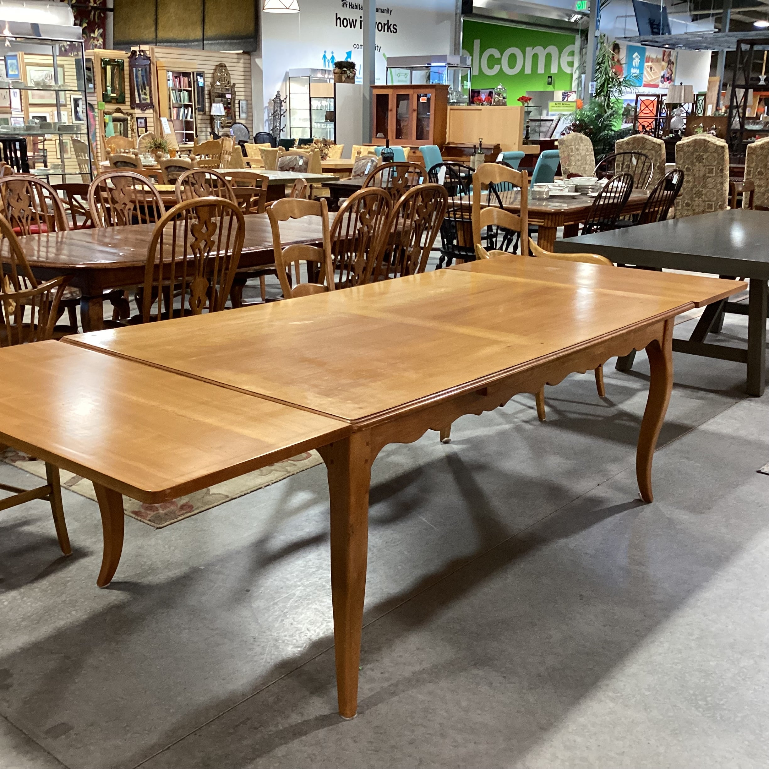 Light Finish Carved Wood End Extend Leaves Table & 6 Chairs Dining Set 72" to 111"x 43"x 30"