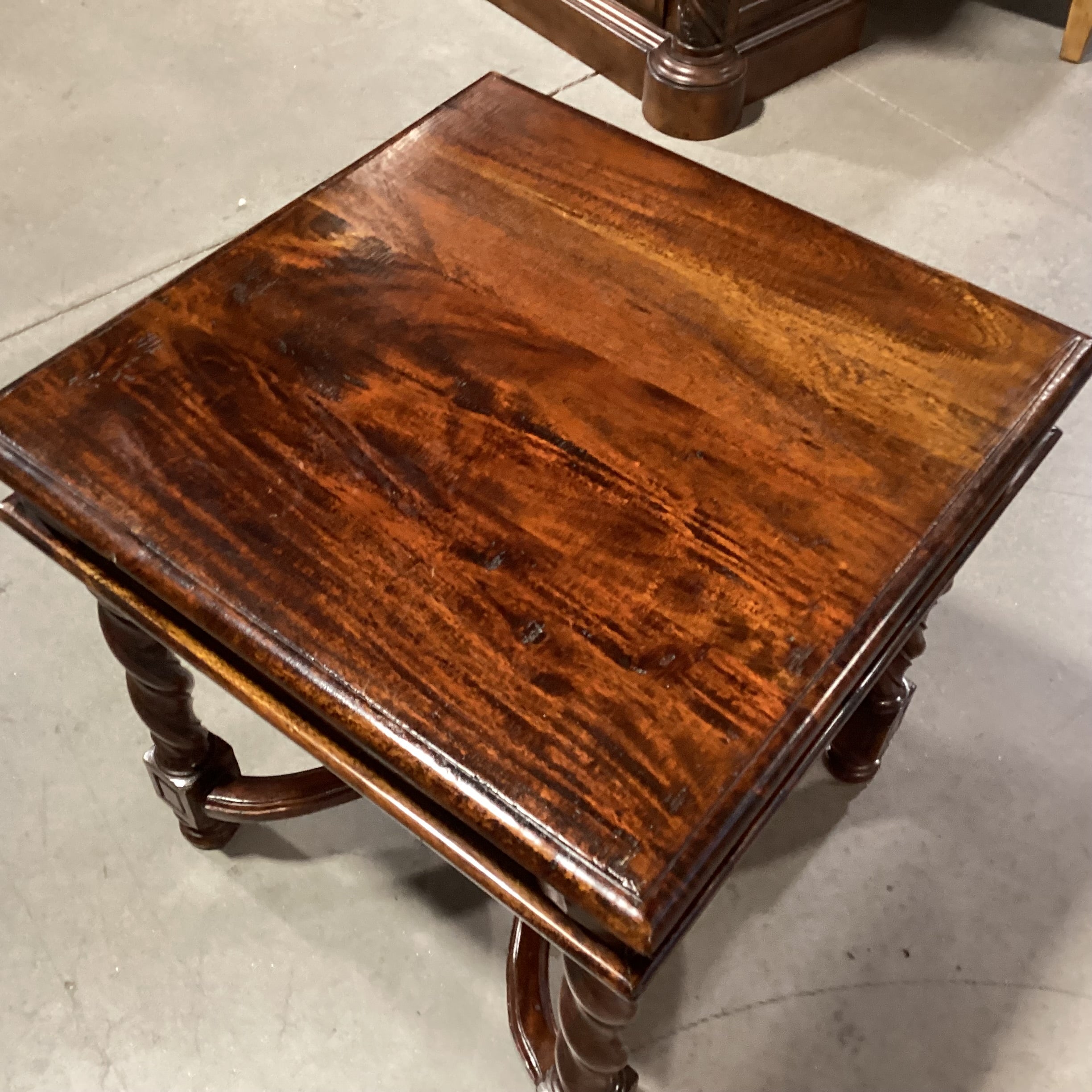 Dark Finish Ornate Carved Twist & Trestle End Table 24"x 24"x 24"