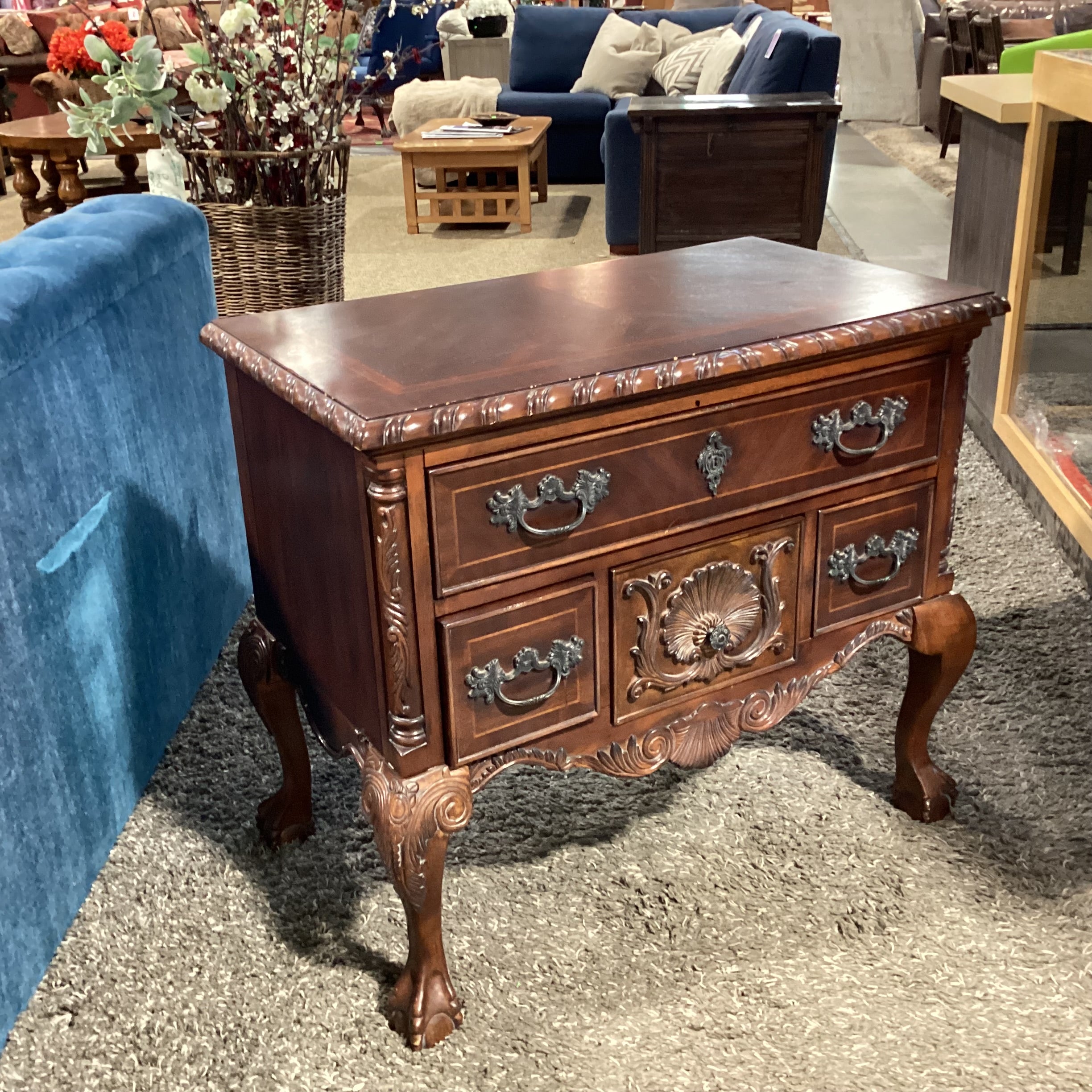 Broyhill Ornate Carved Chippendale Style with Claw & Ball 4 Drawer Lowboy Chest 34.5"x 19"x 30.5"