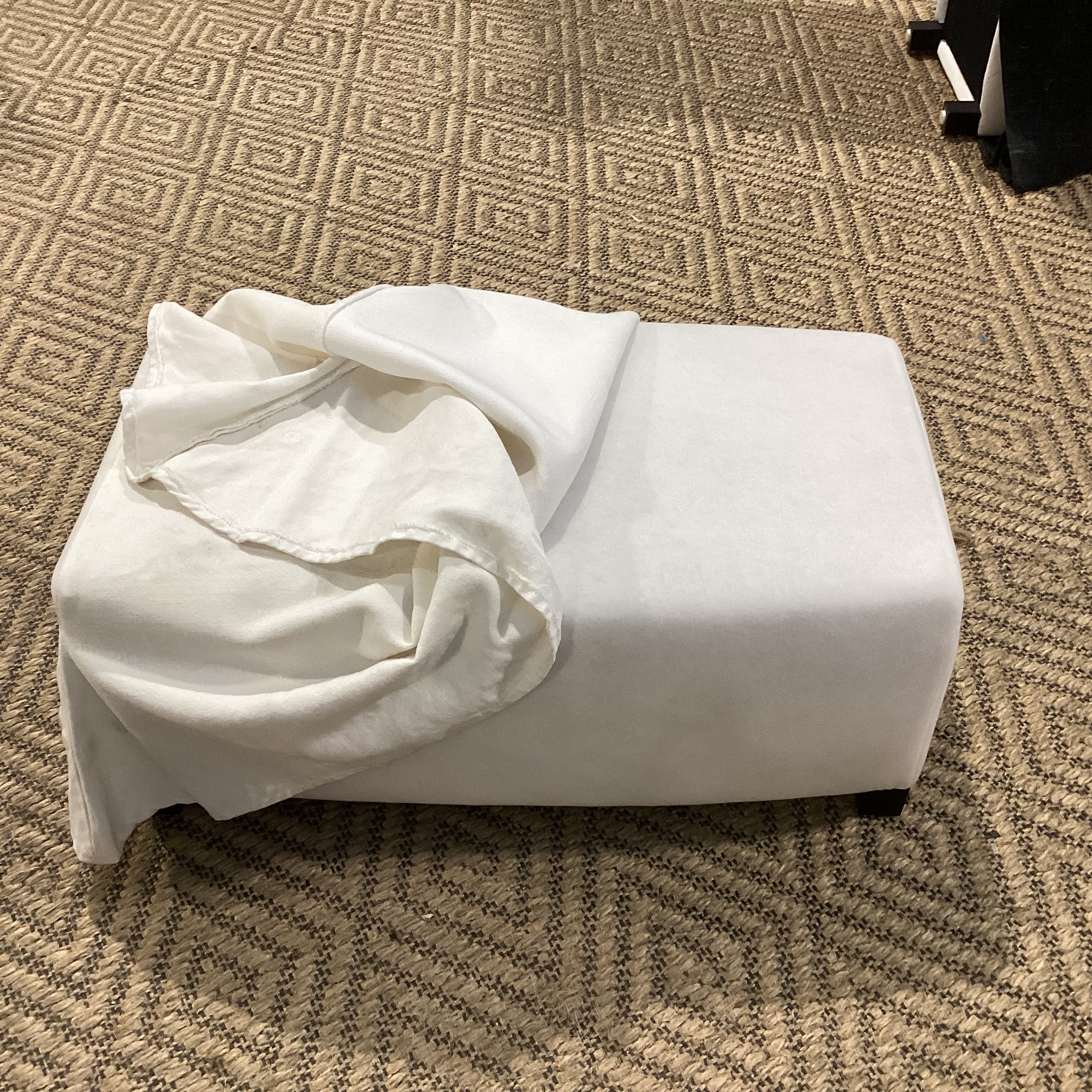 Maxalto B & B Italia Antonio Citterio Ivory Linen Slipcovered Ottoman 29"x 17"x 12.5"