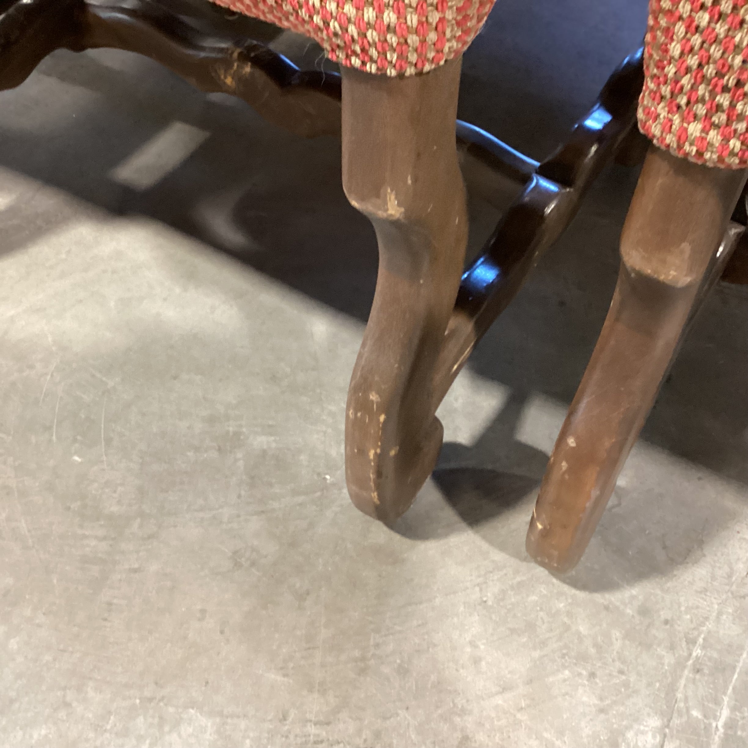 Set Of 6  Red Tan Woven Nailhead & Carved Wood Dining Chairs 21"x 26"x 46"