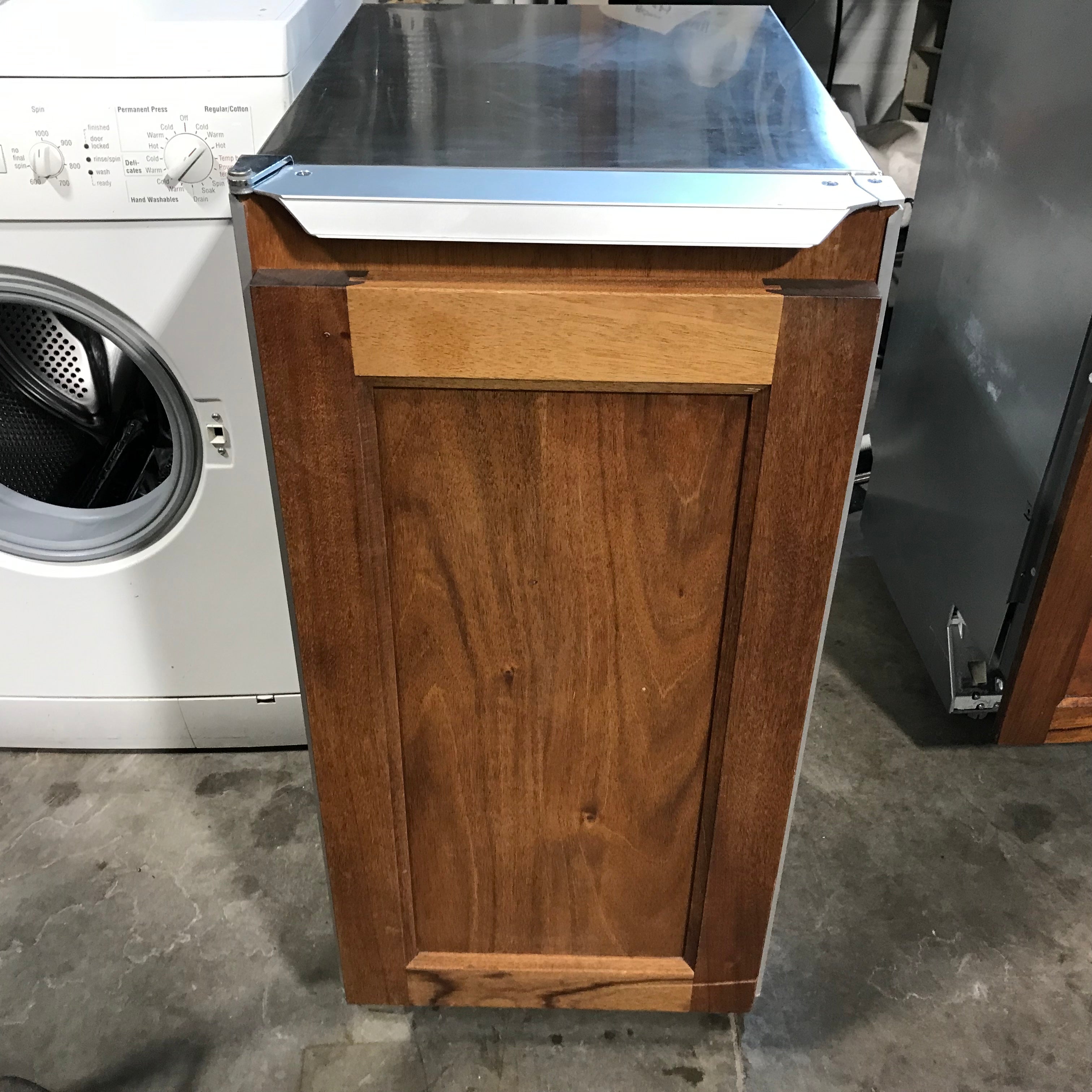 Sottsman Stainless Steel Ice Machine 15"x 22"x 34"