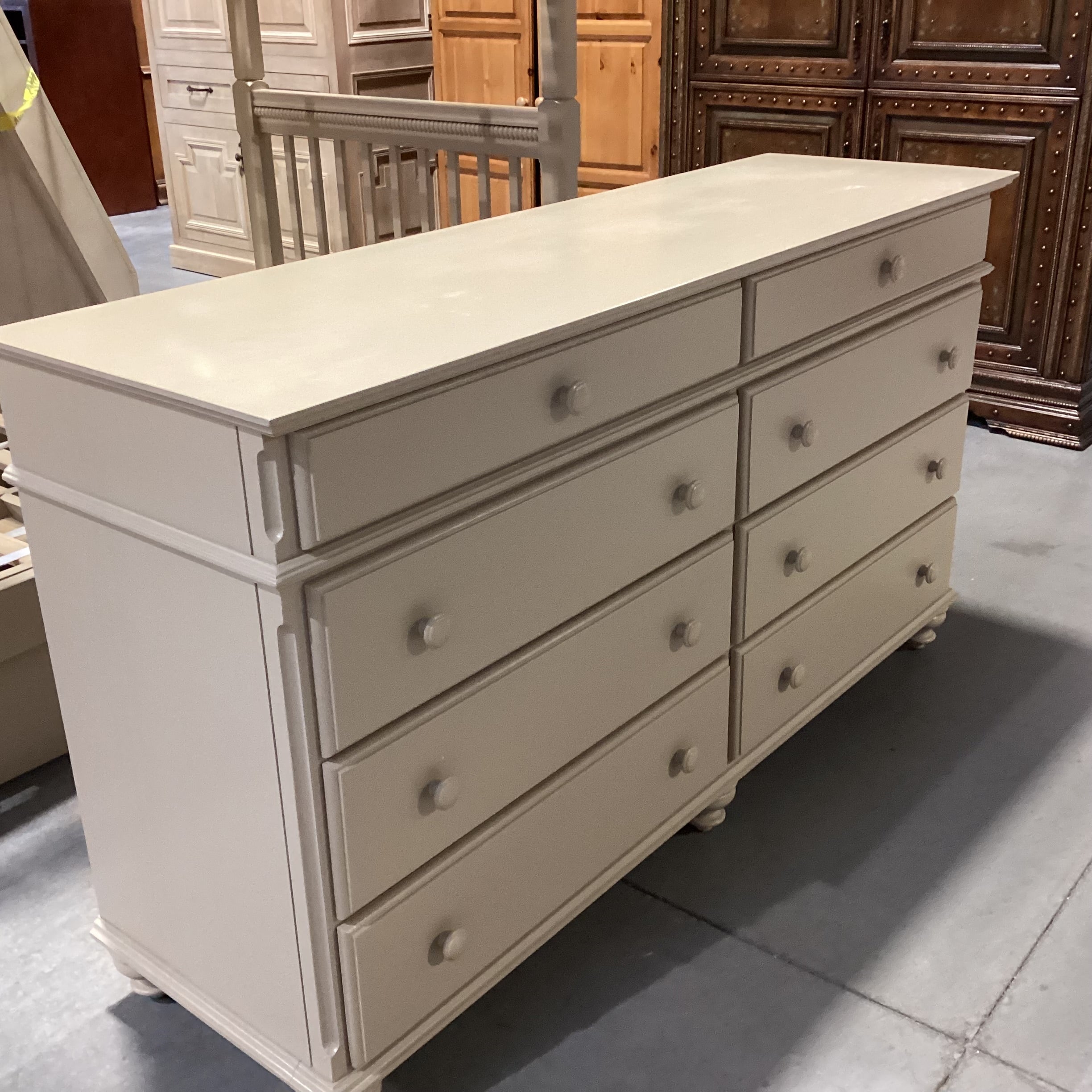 Vermont Tubbs Custom Crafted Sand Finish Carved Wood 8 Drawer Dresser 66"x 20"x 37"