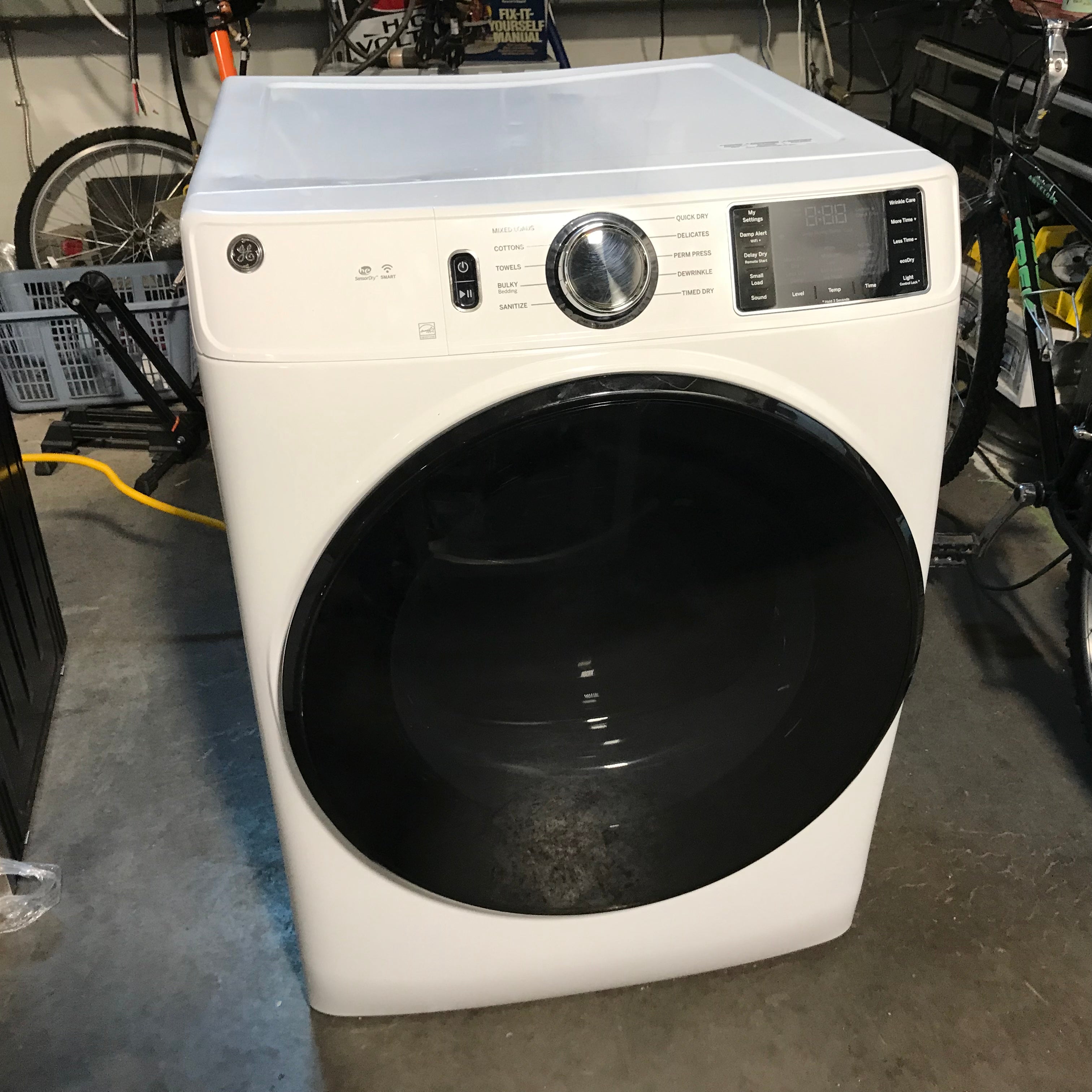 GE White Front load Electric Dryer 28"x 31"x 39" ( Read Details)