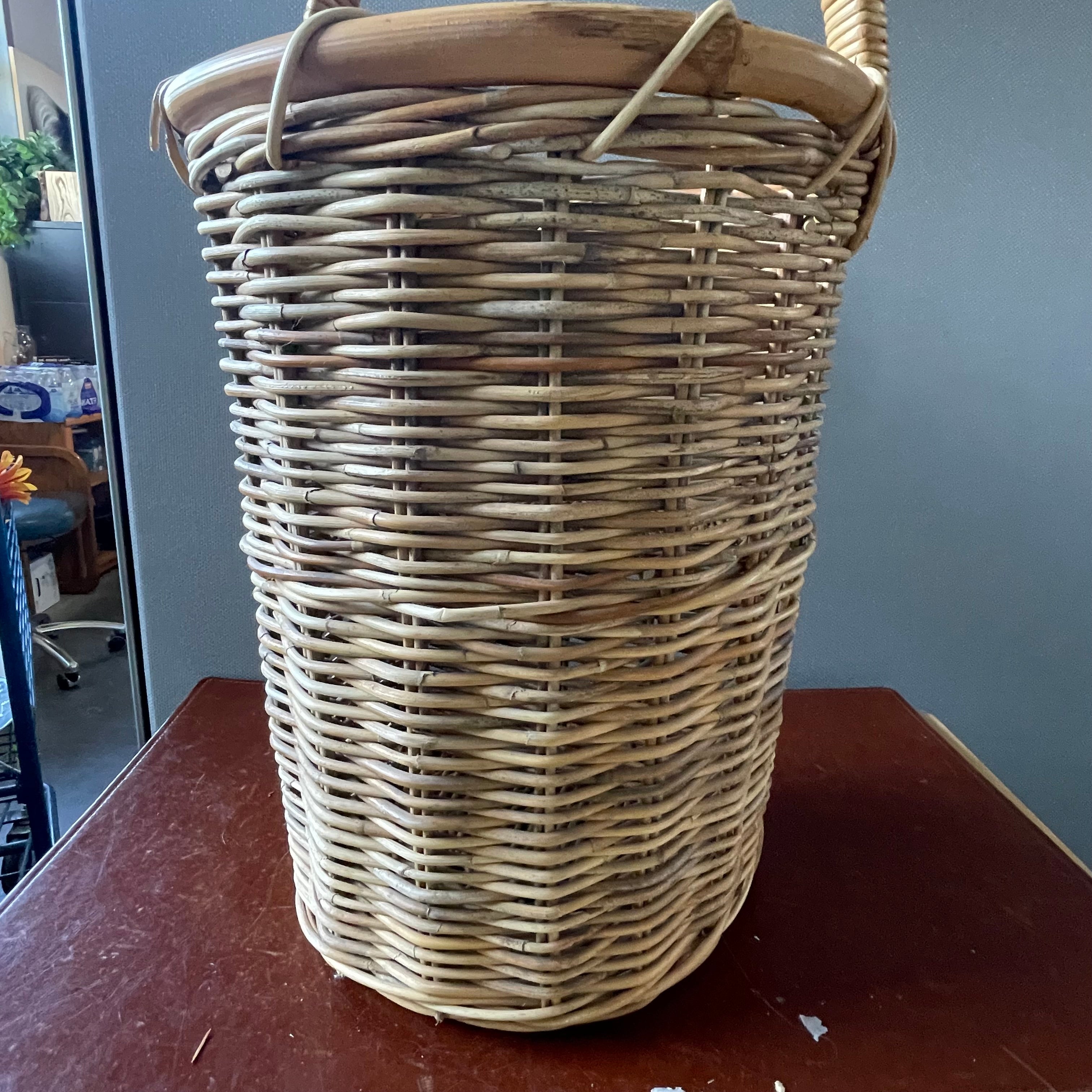 Vintage Wicker Woven Staircase Basket, 13.5"x 12.75"