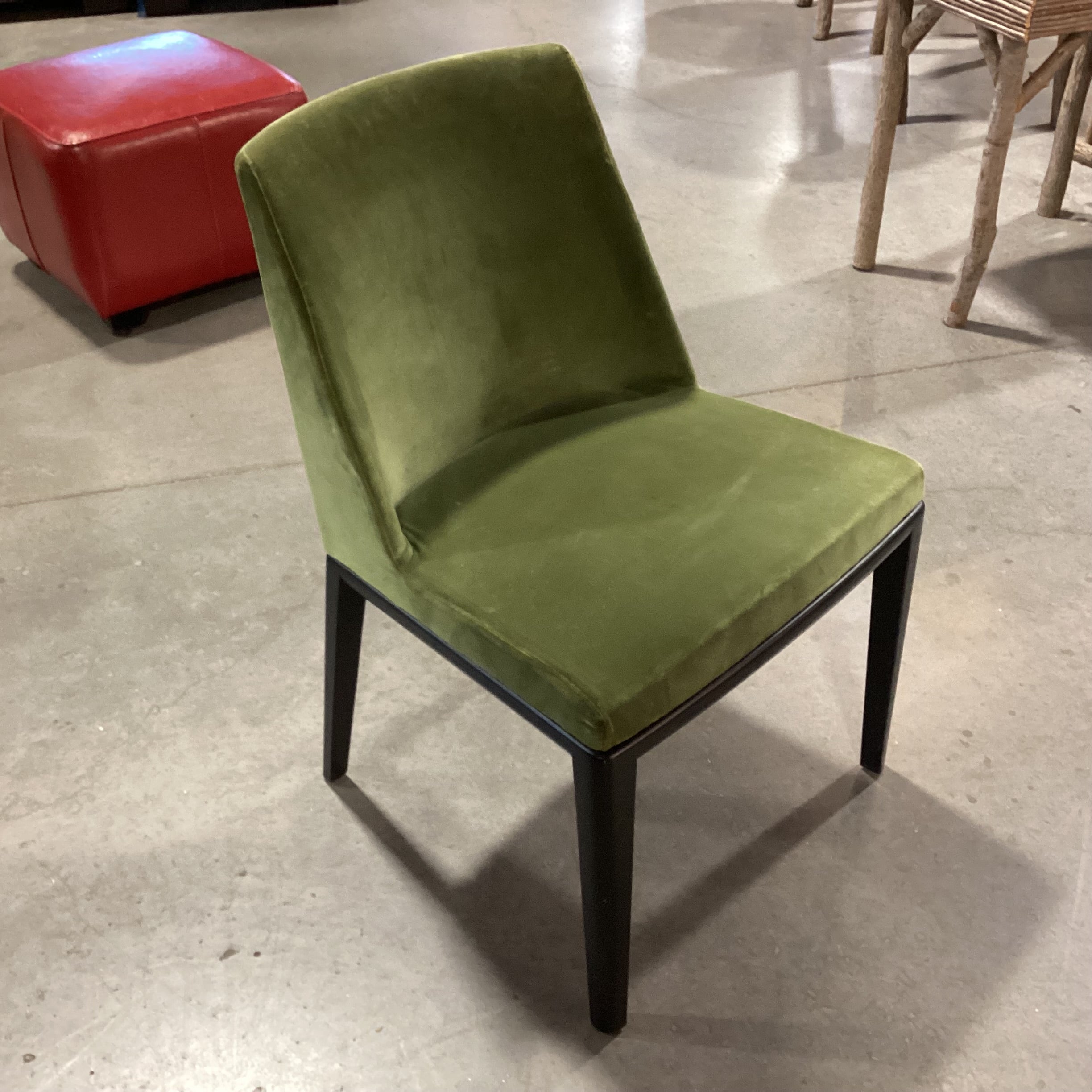 Moe's Home Calla Green Velvet & Ebony Hardwood Chair 21"x 22"x 32"