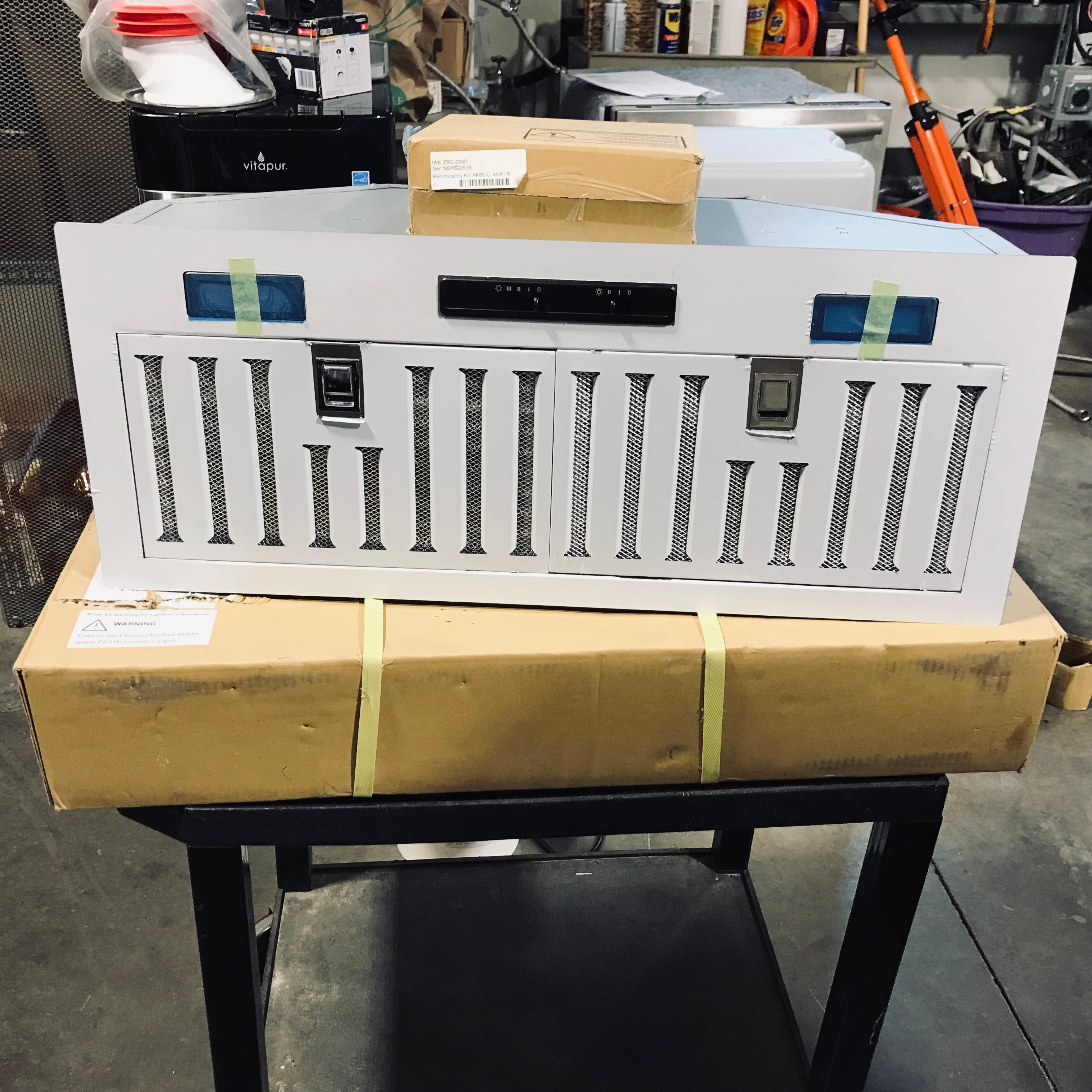 Zephr AK8100BS Stainless Steel Range Hood 27.5"x 11"x 11.5" (New In Box)