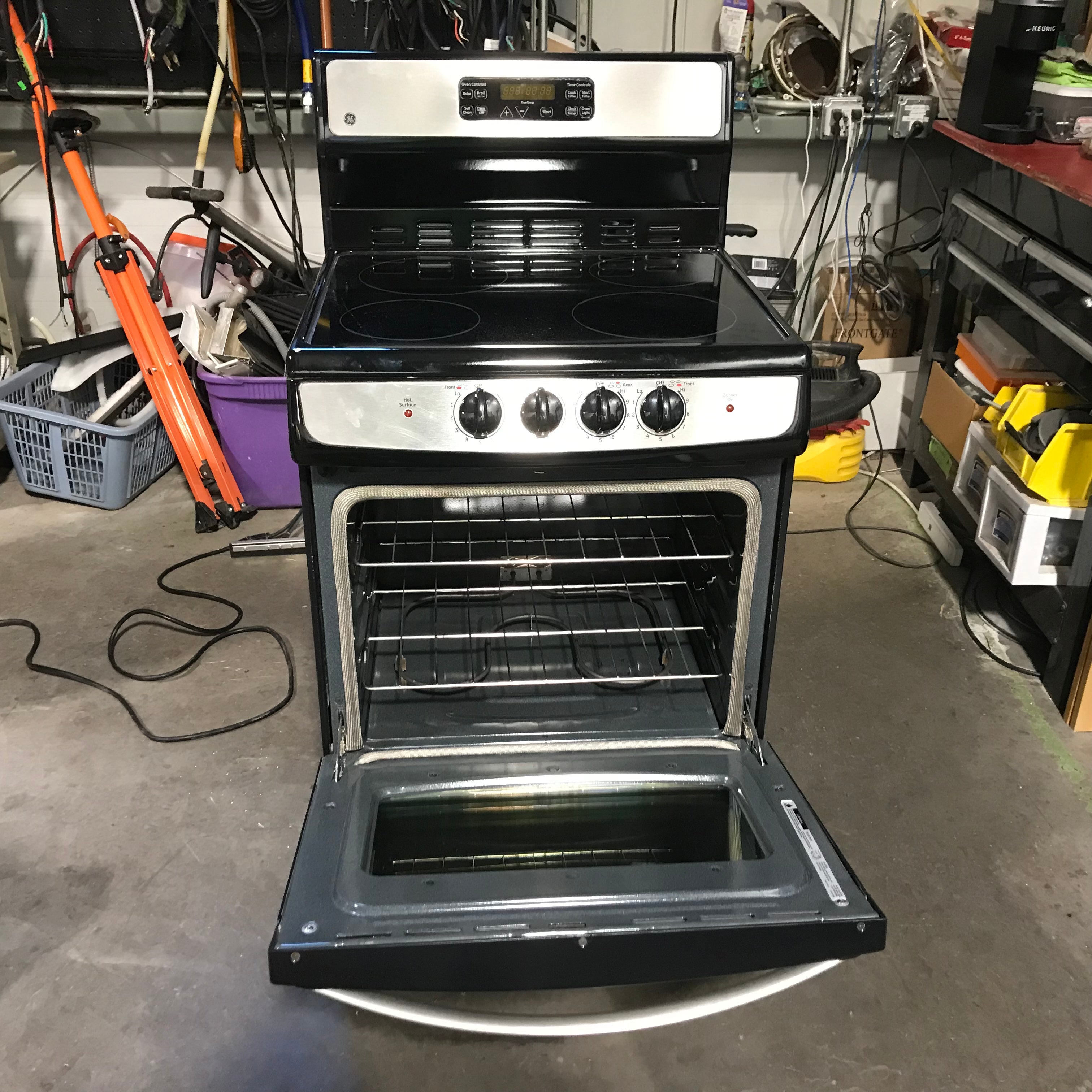 GE 24" Stainless Steel Glass Top Electric Range 24"x 24"x 47"