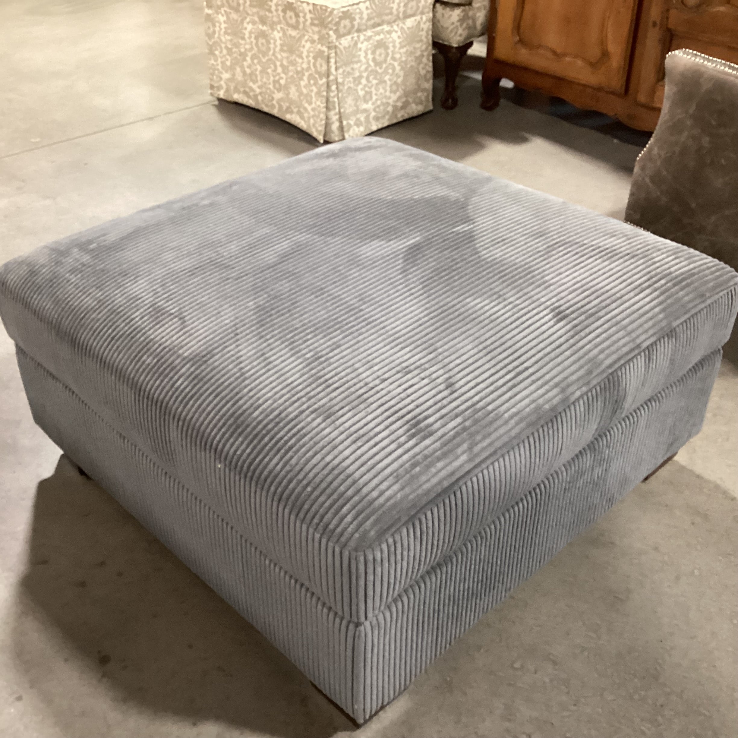 Thomasville Grey Wide Ribbed Chenille Ottoman 39"x 39"x 18.5"