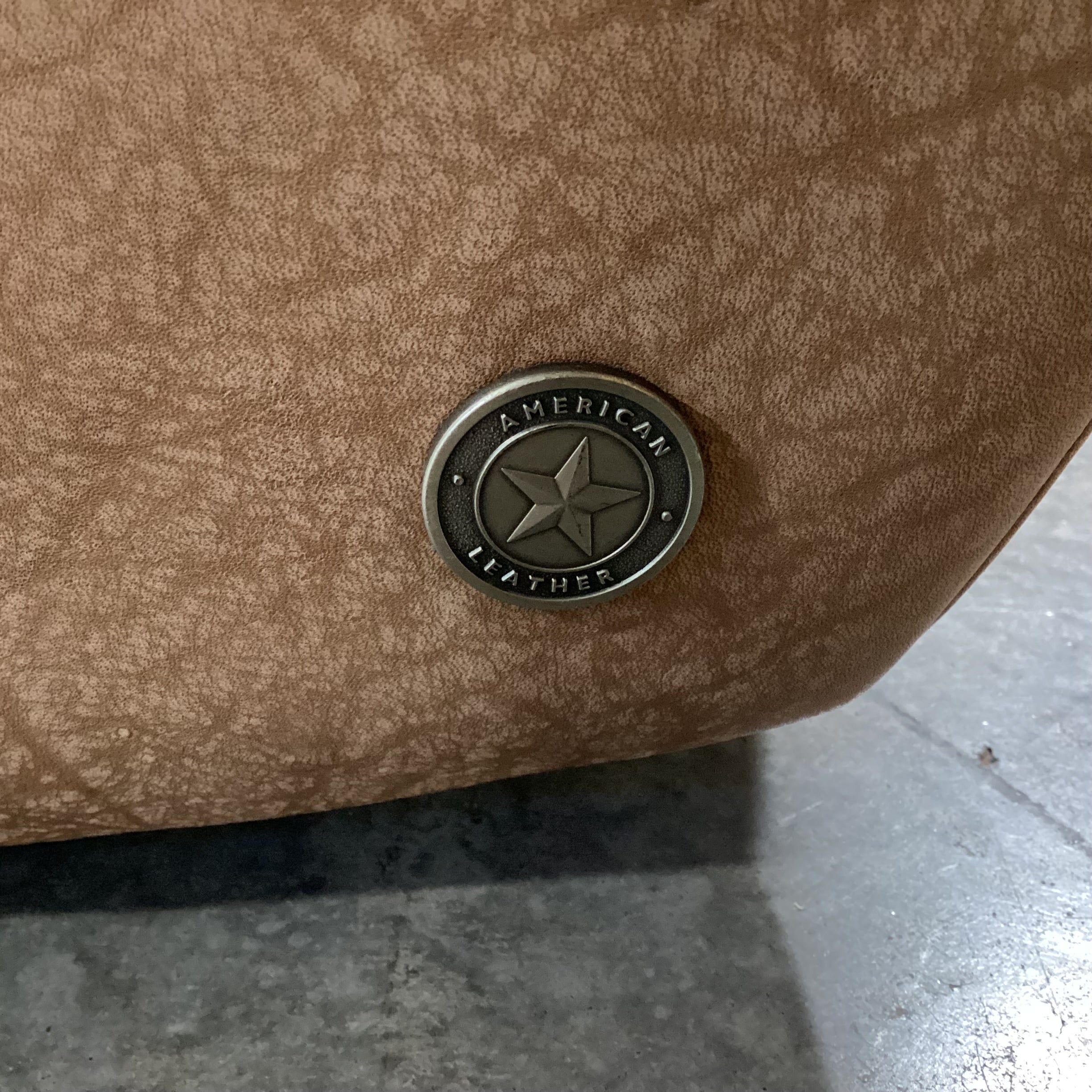 American Leather Furniture Tan Butter Like Leather Oversized Swivel Recliner Chair 40"x 38"x 31"