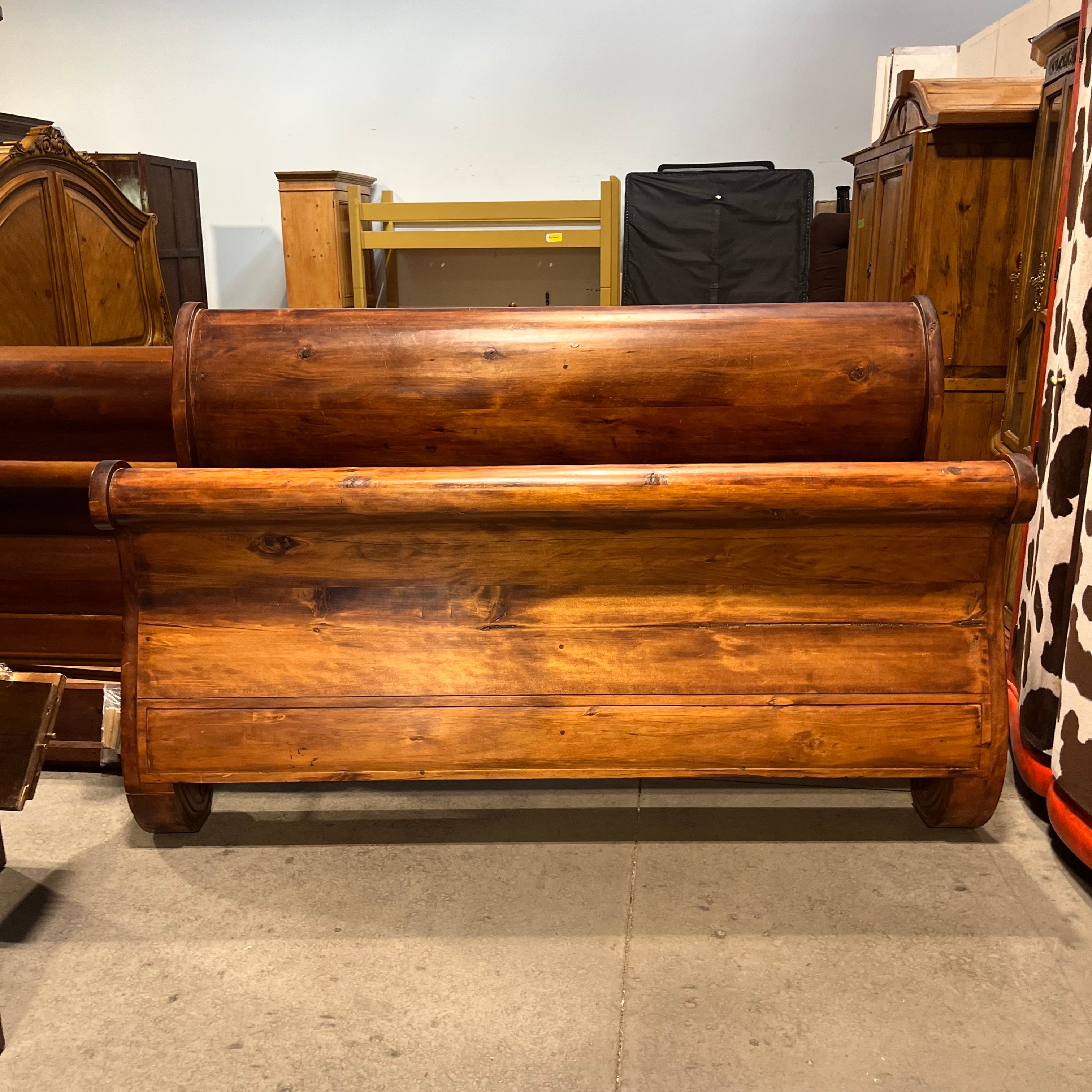 King Solid Dark Finish Wood Sleigh Style Bed Set 80"x 98.5"x 49.5"