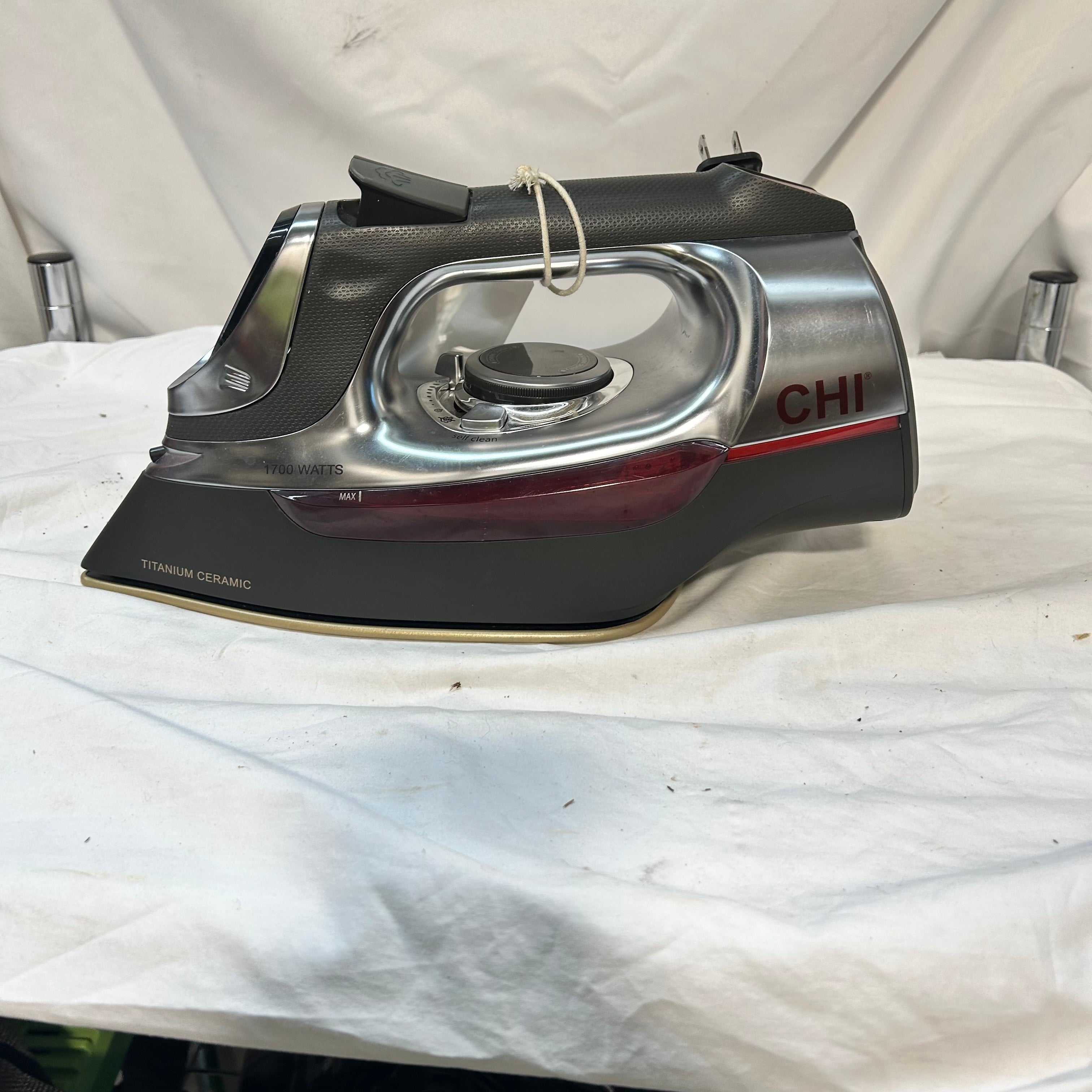 Chi 1700W Steam Iron