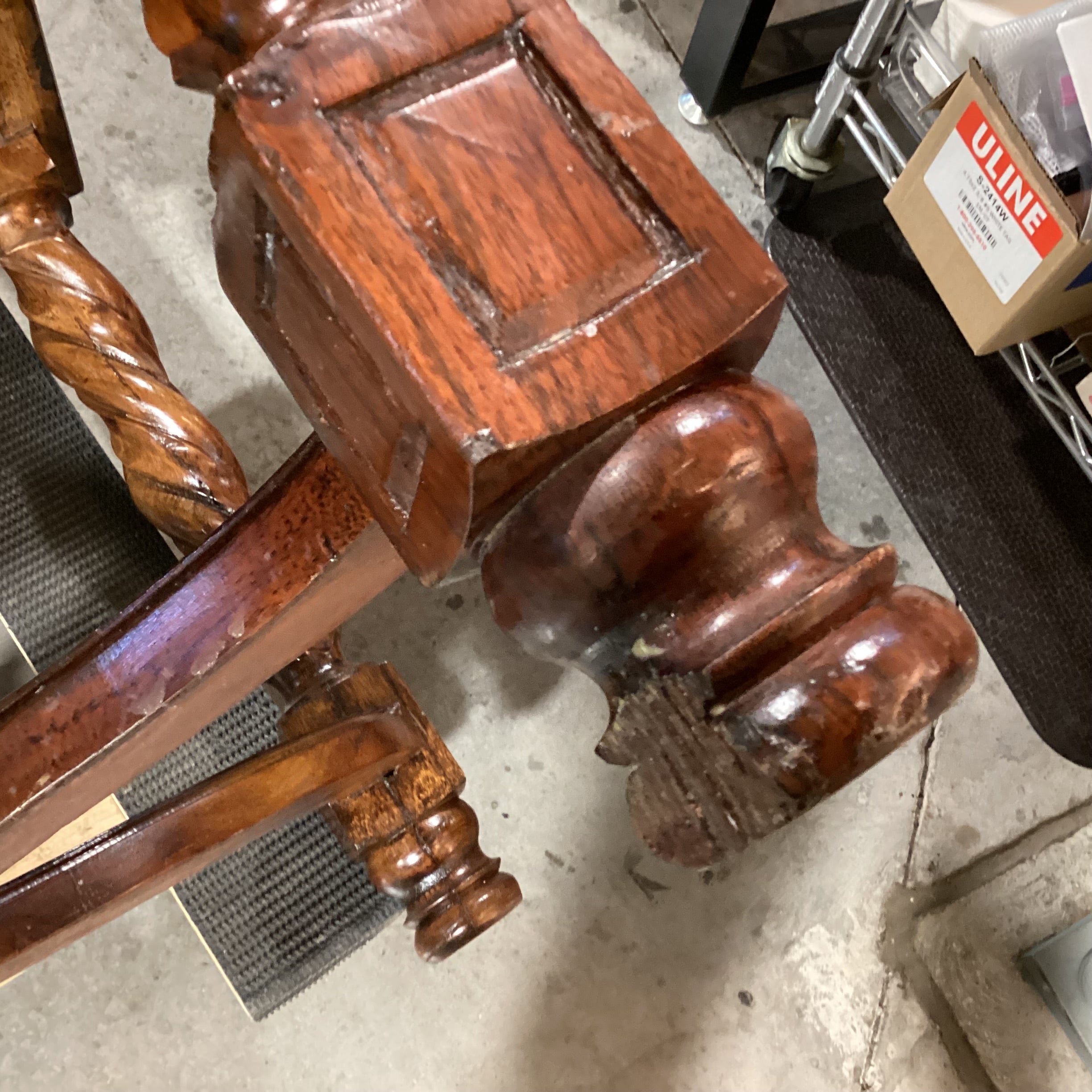 Dark Finish Ornate Carved Twist & Trestle End Table 24"x 24"x 24"
