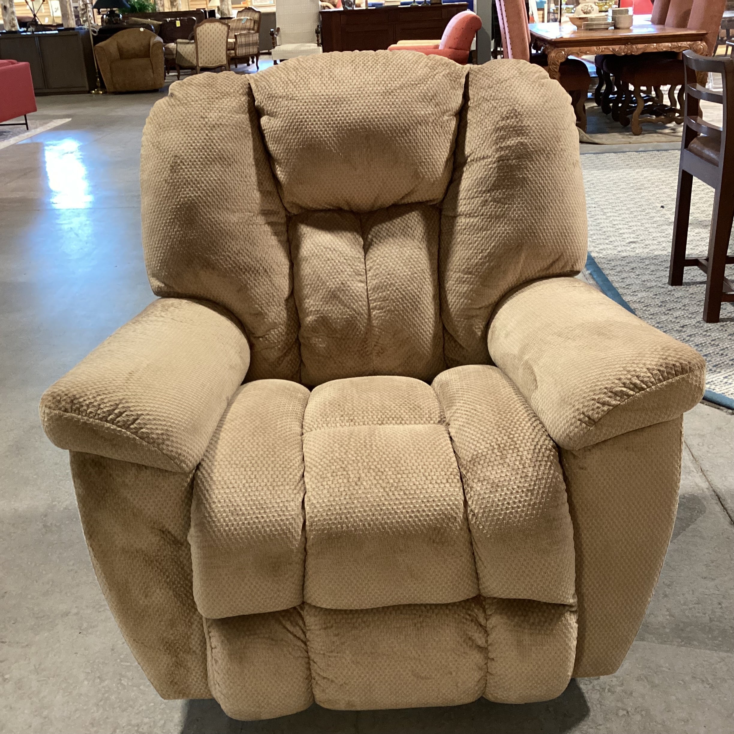 La-Z Boy Beige Tan Wove Chenille Plush Recliner Chair 40"x 36"x 38"