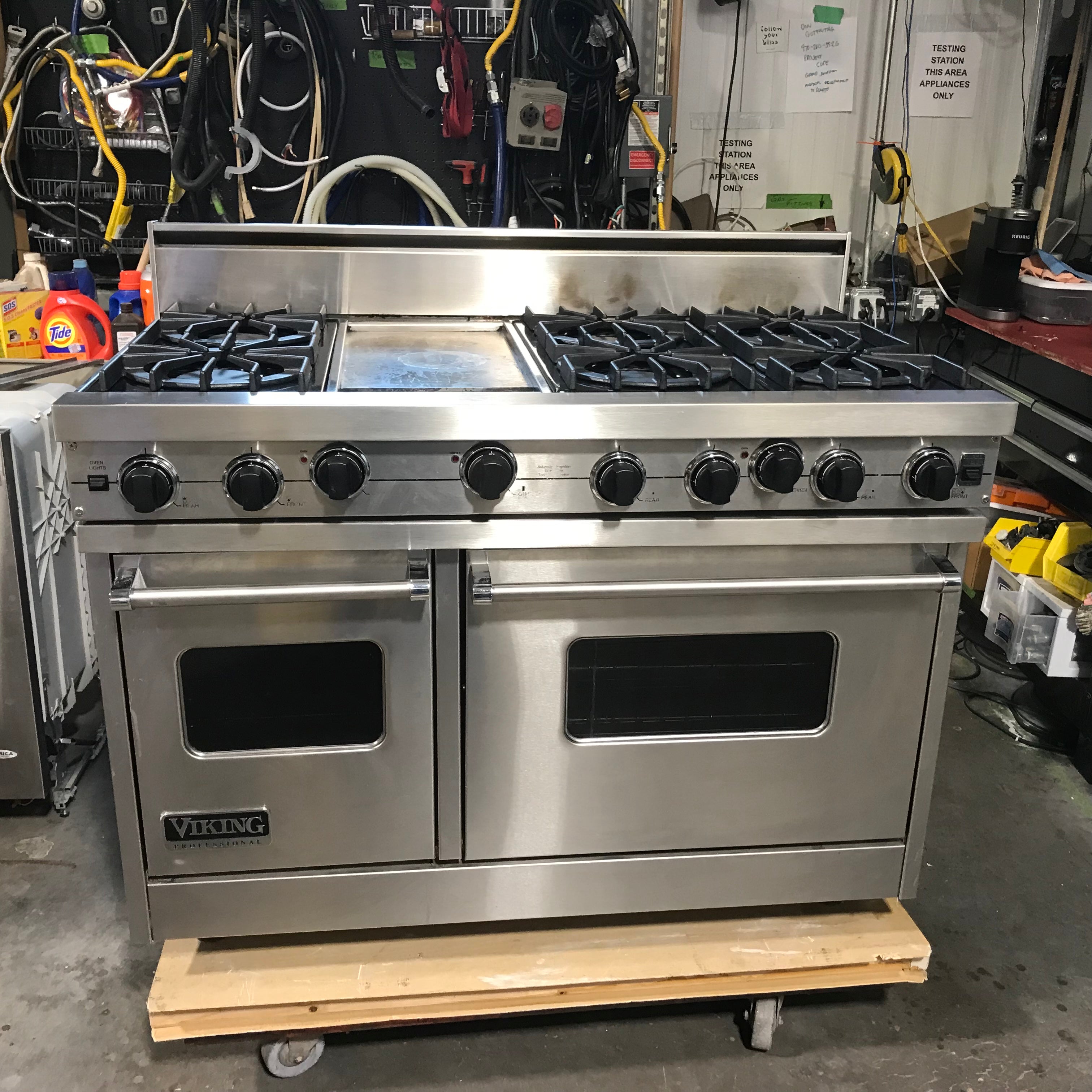 Viking 48" Stainless Steel 6 Burner, Griddle, Double Oven, Gas Range 48"x 27.5"x 42"