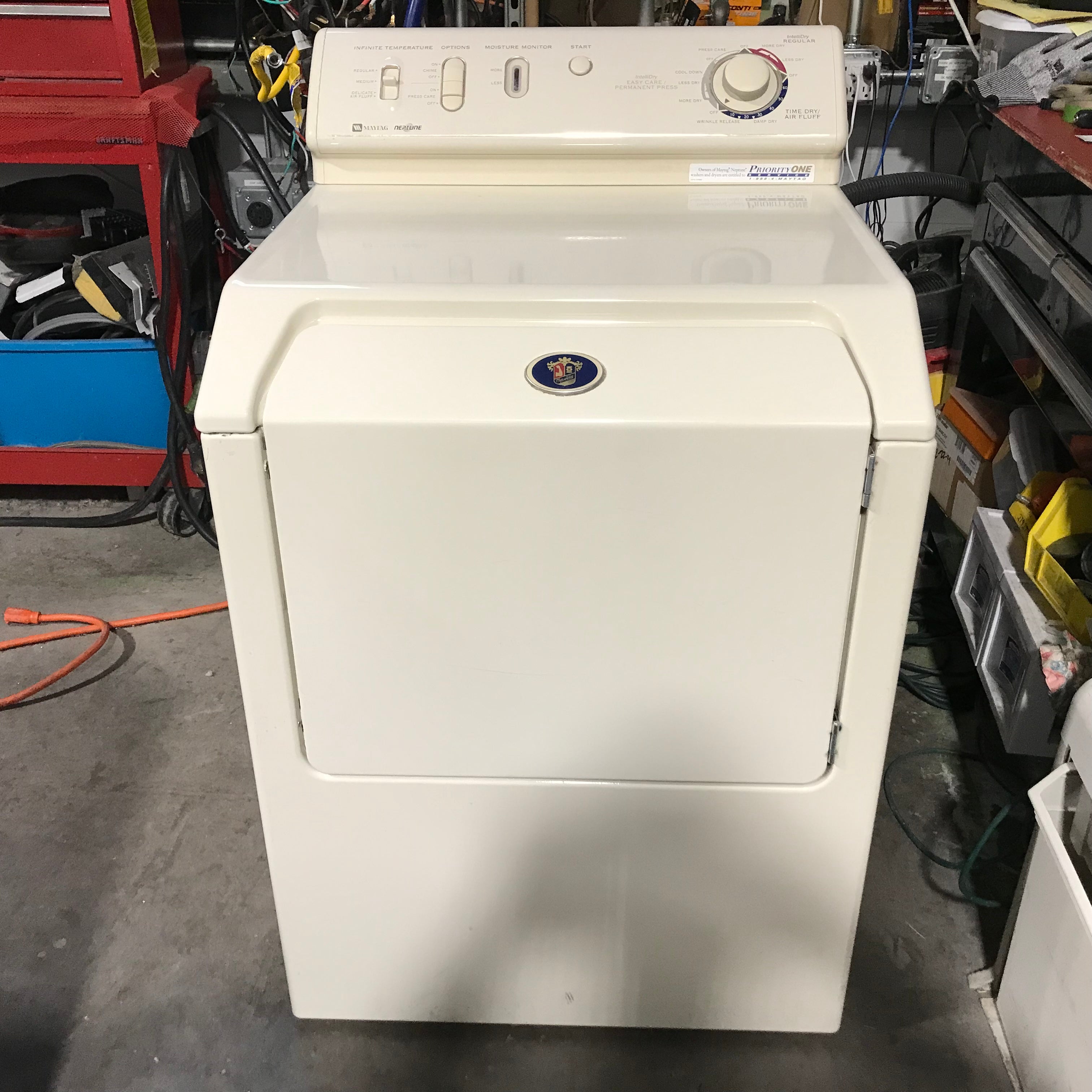 Maytag Cream Front Load Gas Dryer 27"x 28"x 43"