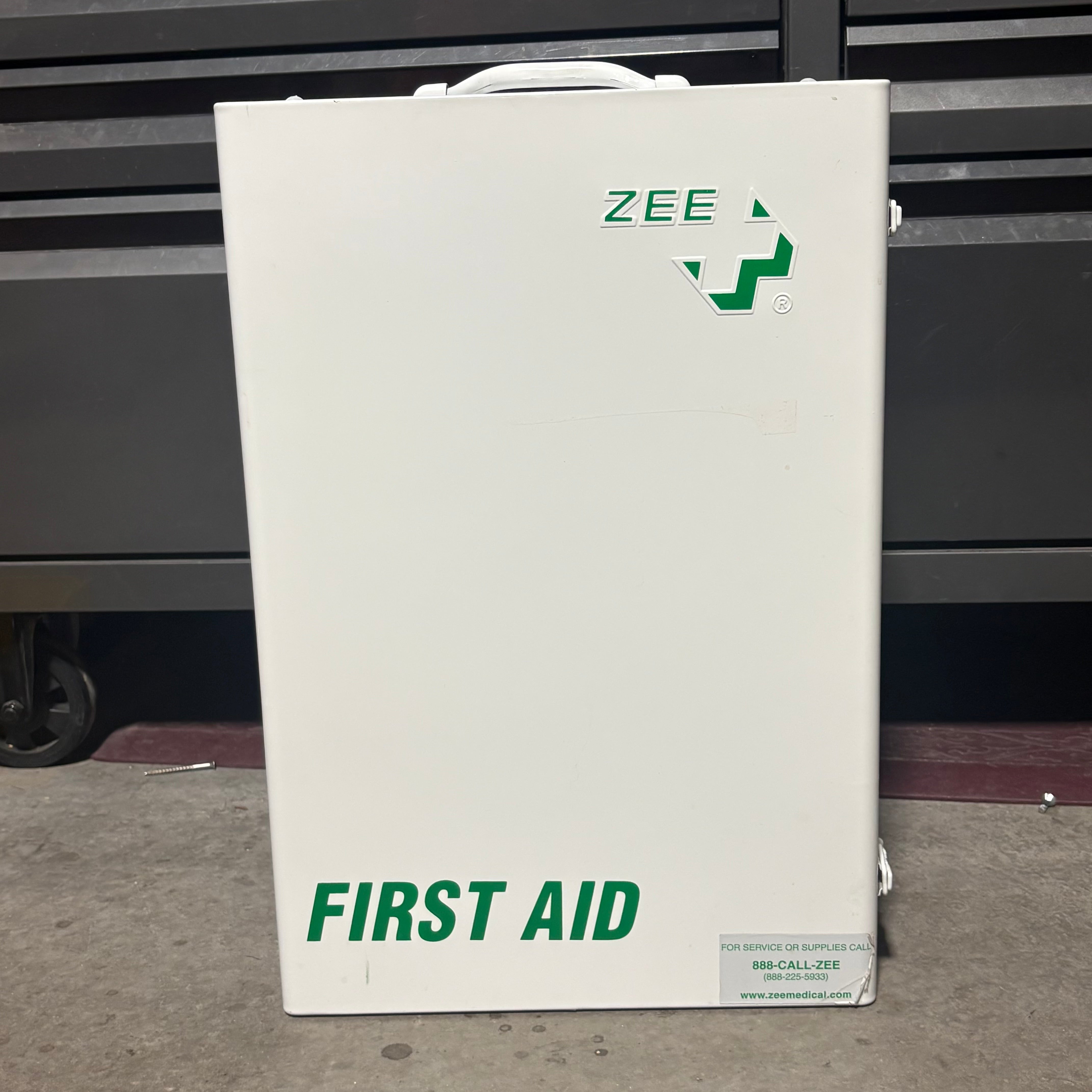 Zee Vintage Large 22" First Aid Metal Cabinet