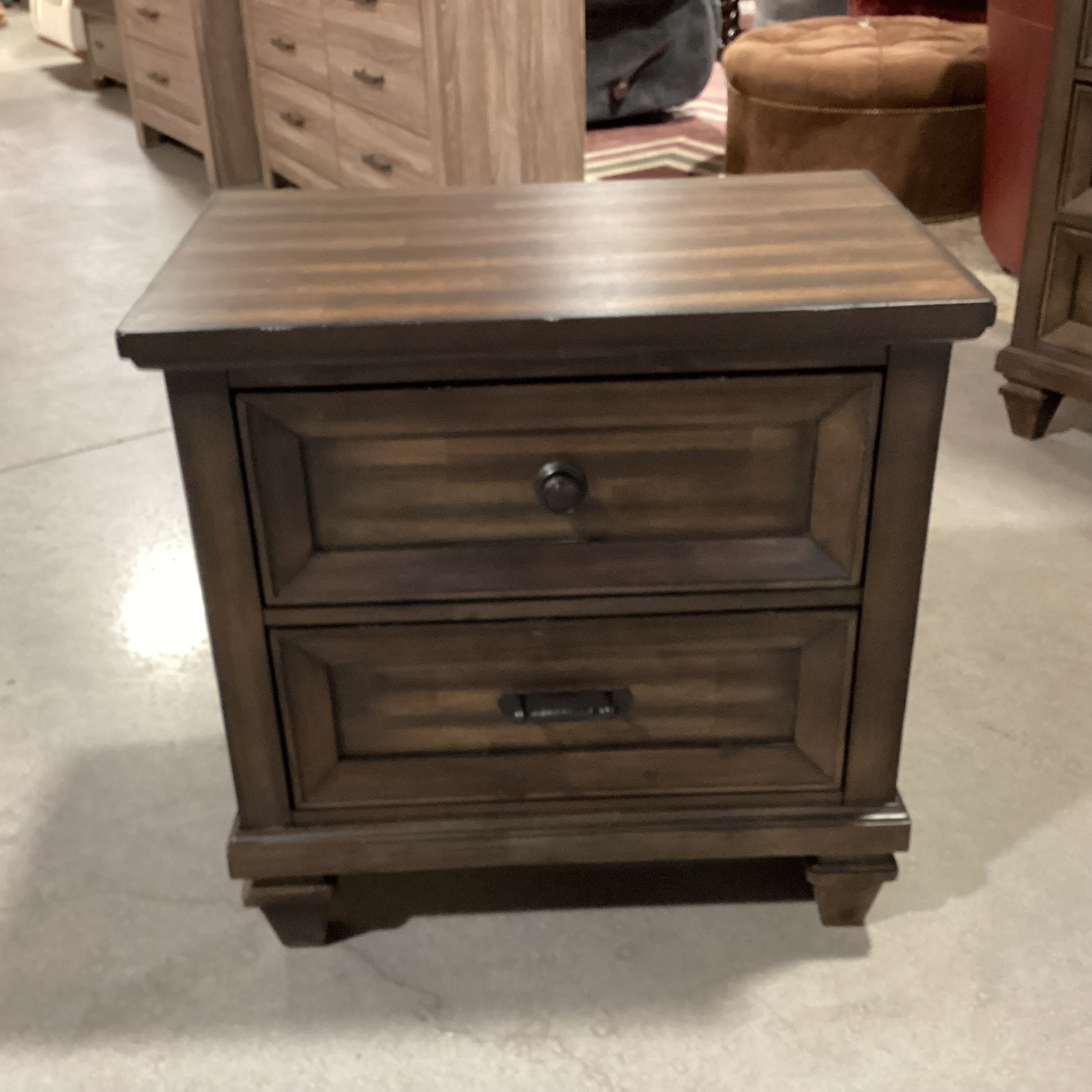 New Classic Furniture Sevilla Dark Finish Walnut 2 Drawer Nightstand 29"x 29"x 18"