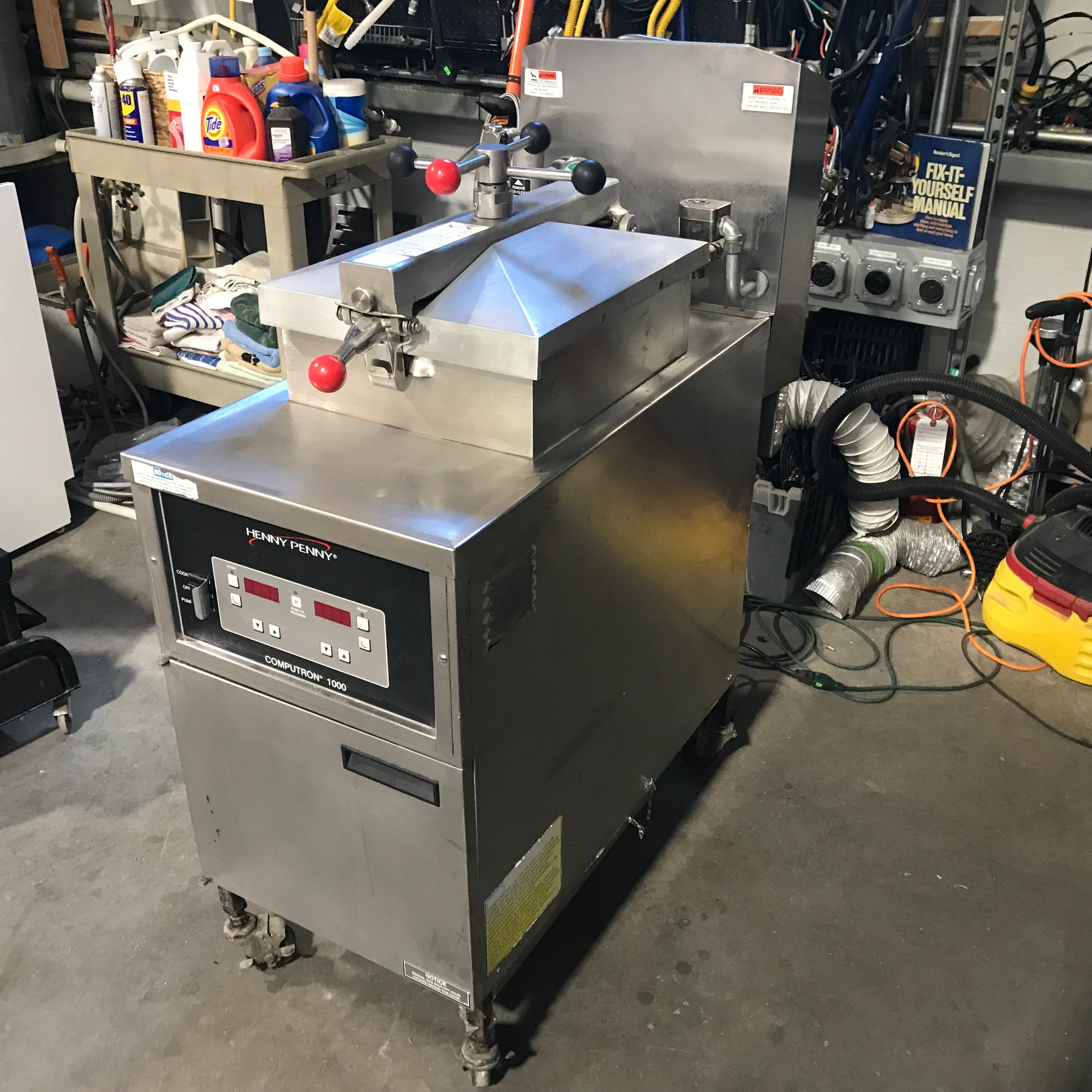 Henny Penny Computron 1000 Stainless Steel Natural Gas Pressure Fryer 18"x 39"x 38"