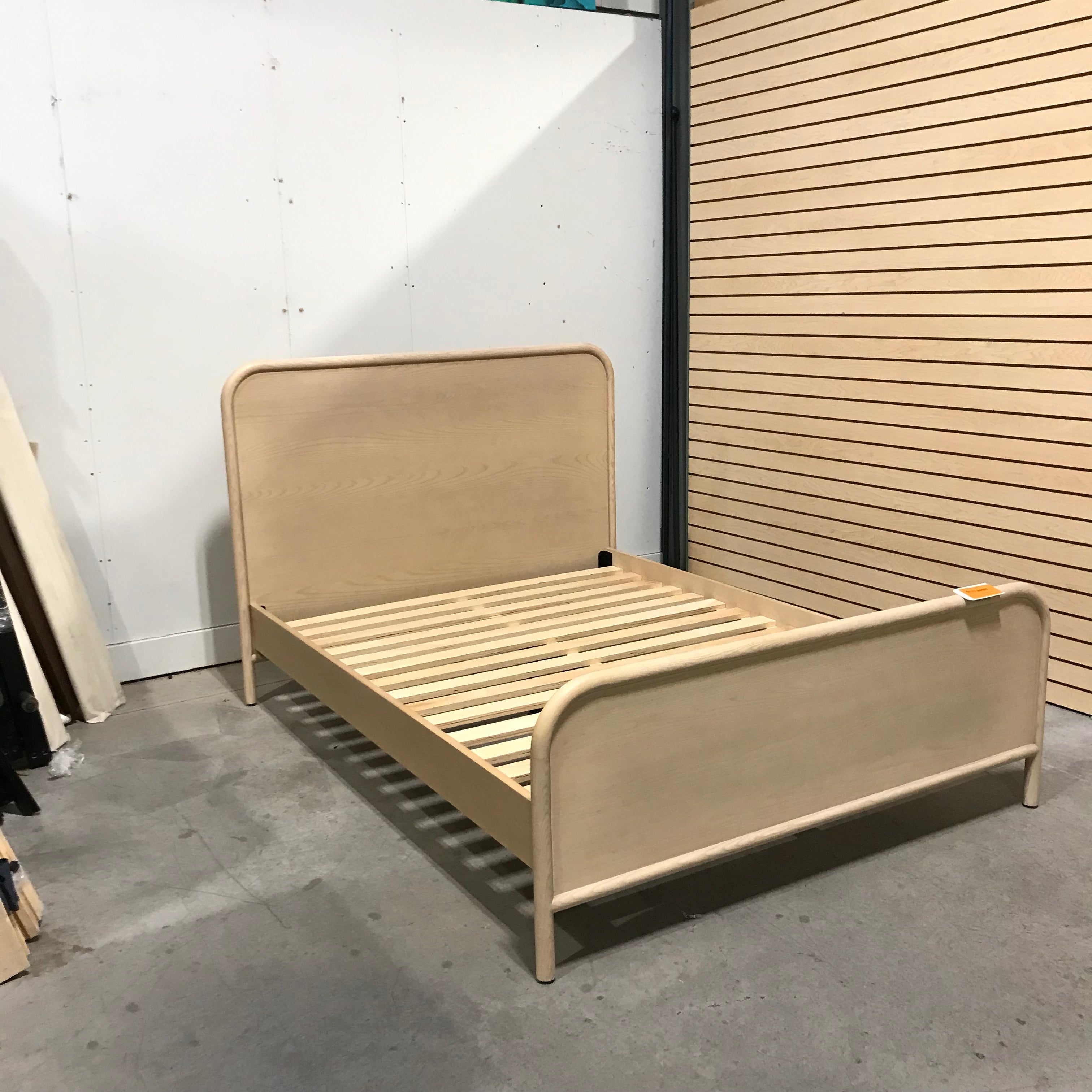 Full Article Cream Solid Wood Bed Set 59.5"x 77"x 45.5"