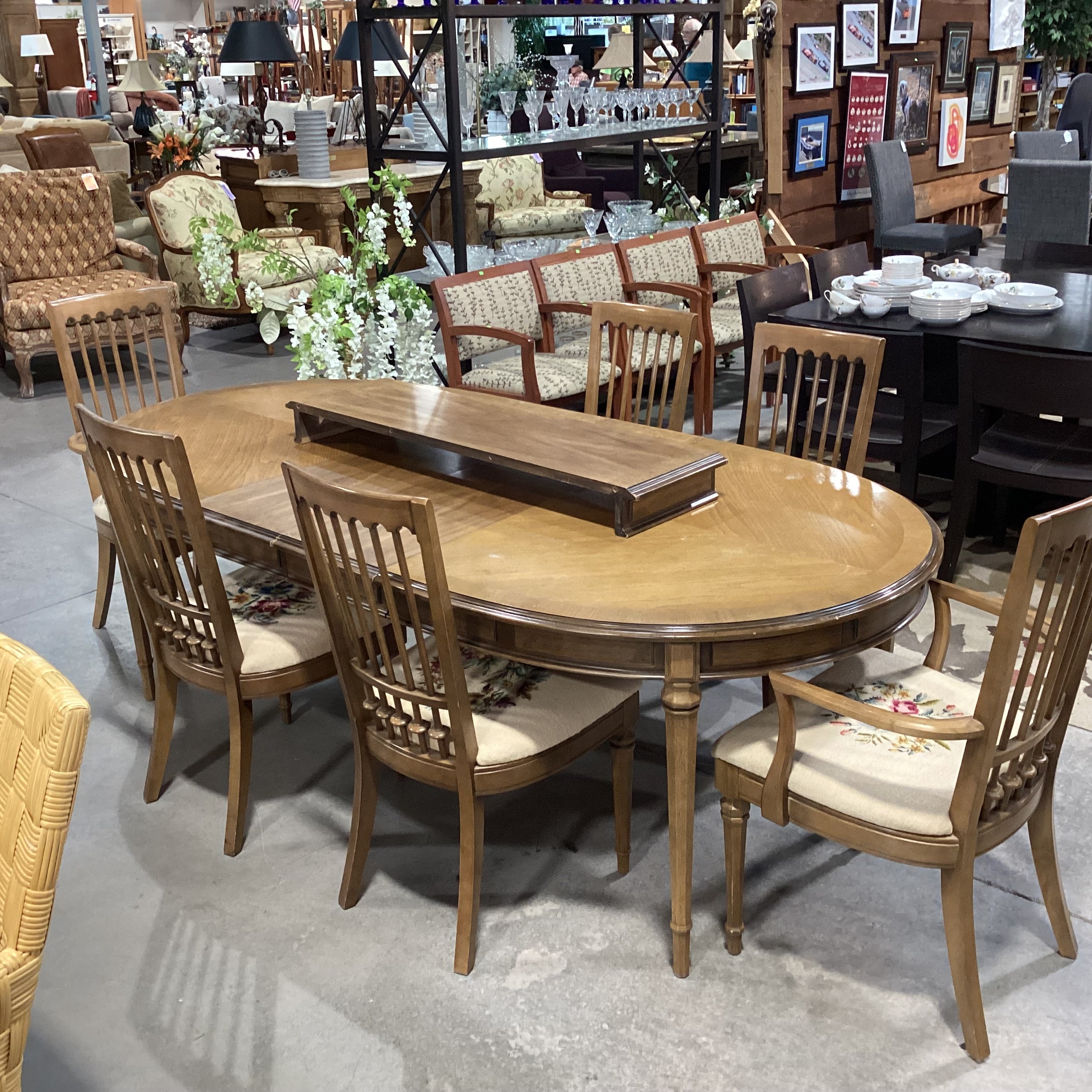 Vintage Drexel Carved Wood & Veneer 3 Leaf Table with 6 Needlepoint Chairs Dining Set 64" to 100"x 44"x 29.5"