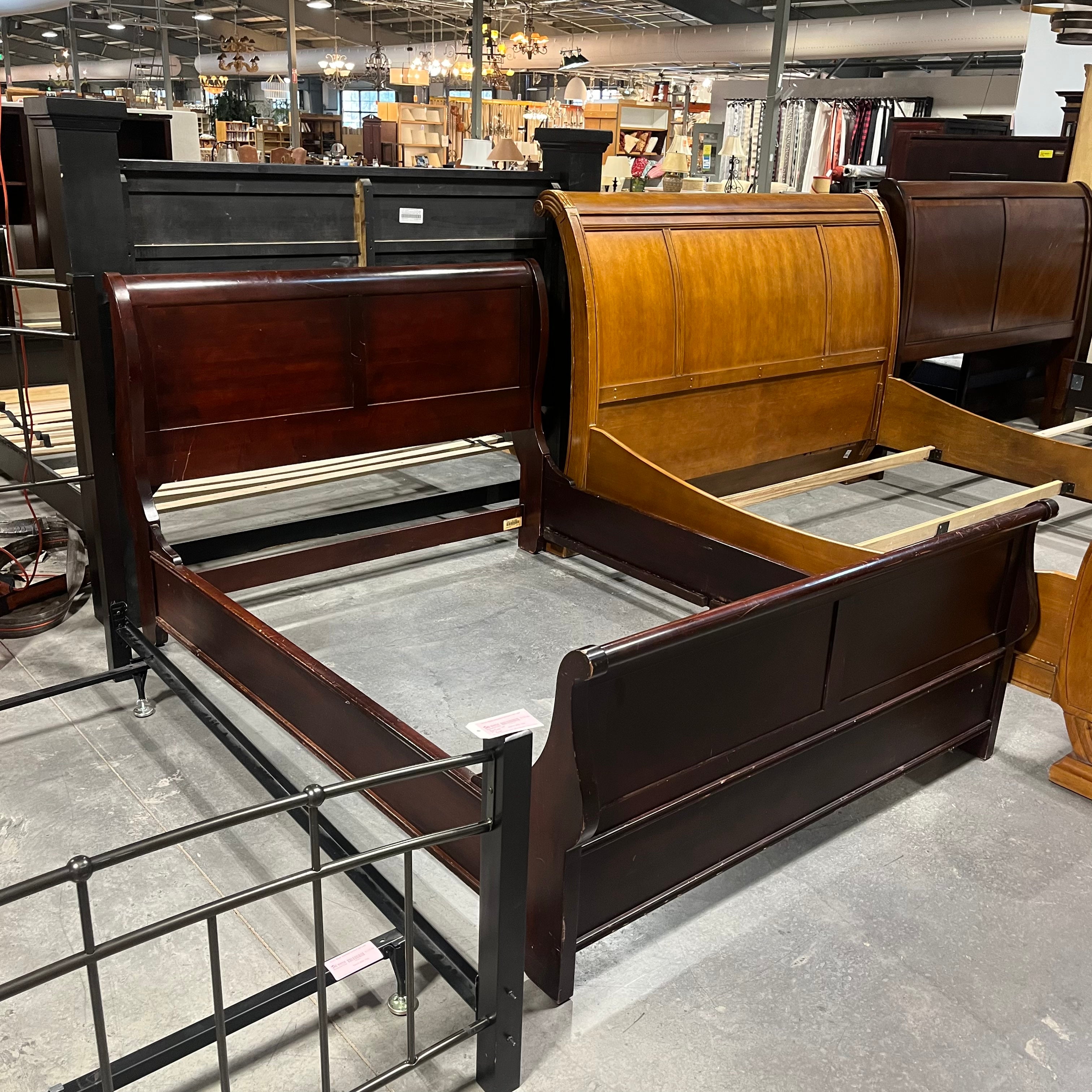 QUEEN Nichols & Stone Solid Dark Red Finish Sleigh Bed Set 64.5"x 91"x 47"