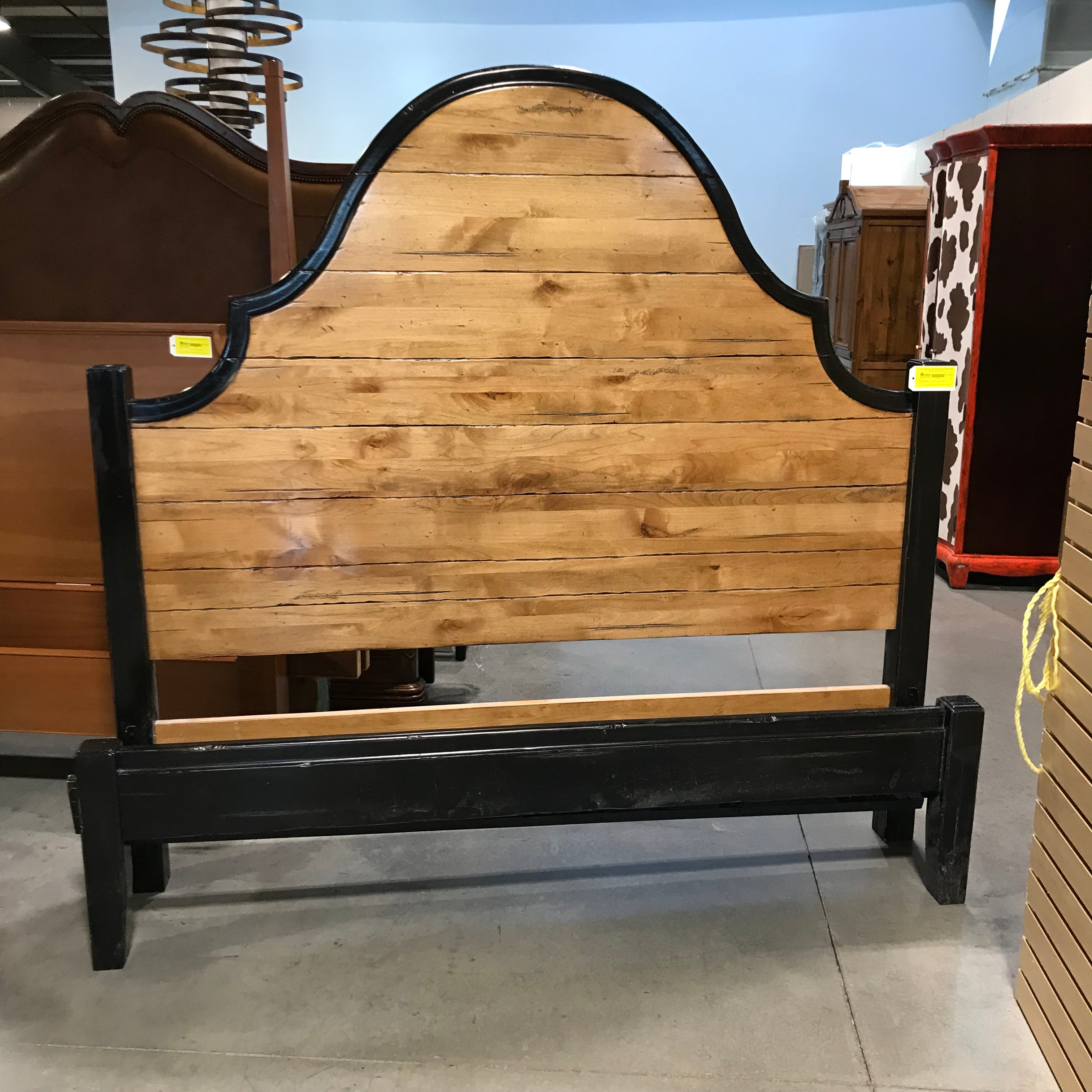 King Solid Wood with Light Finish and Black Paint Bed Set 79"x 87.5"x 76"