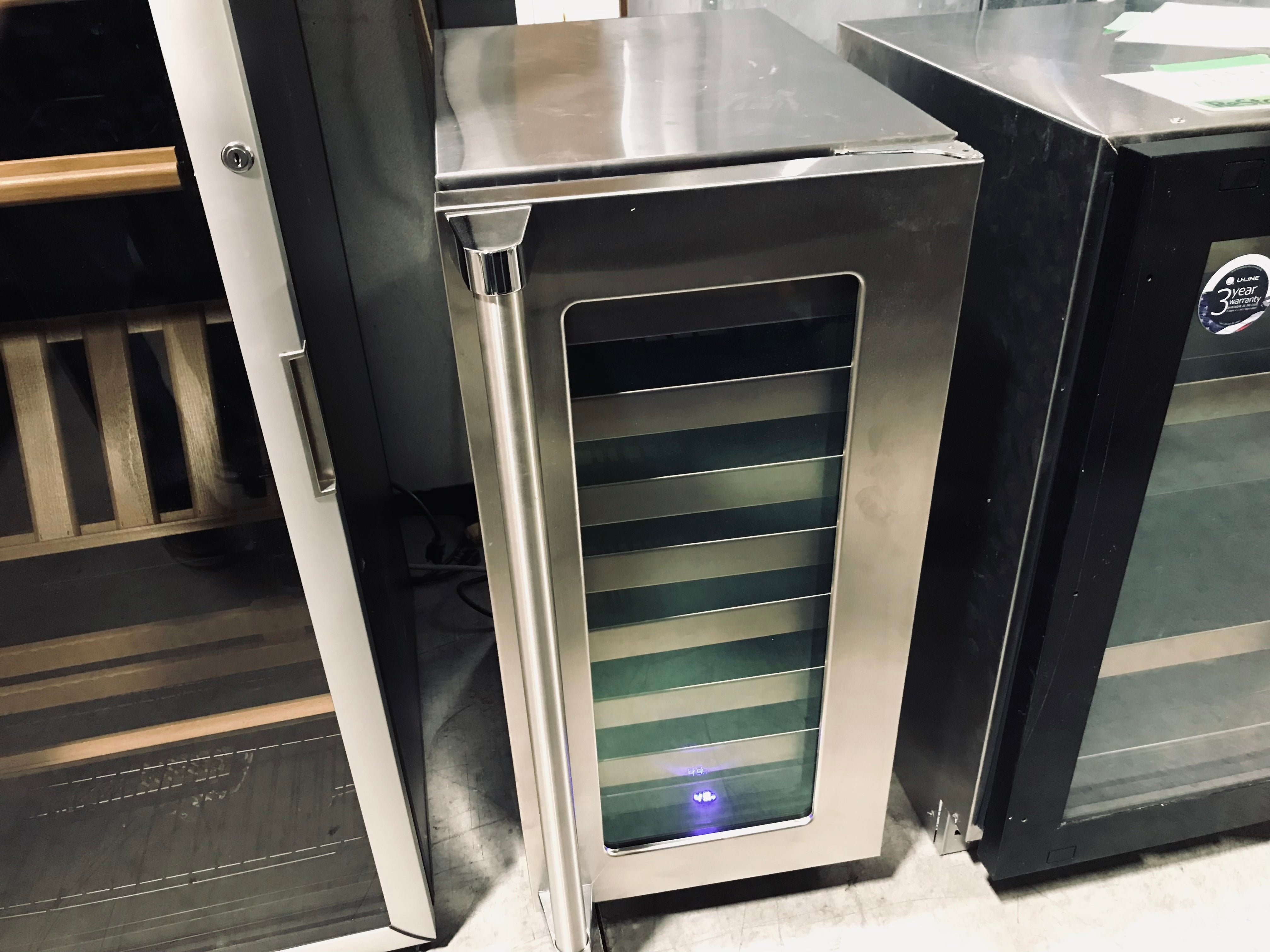 U-Line Home 15" Stainless Steel 18 Bottle Wine Cooler 15"x 23"x 33.5" (Like New)