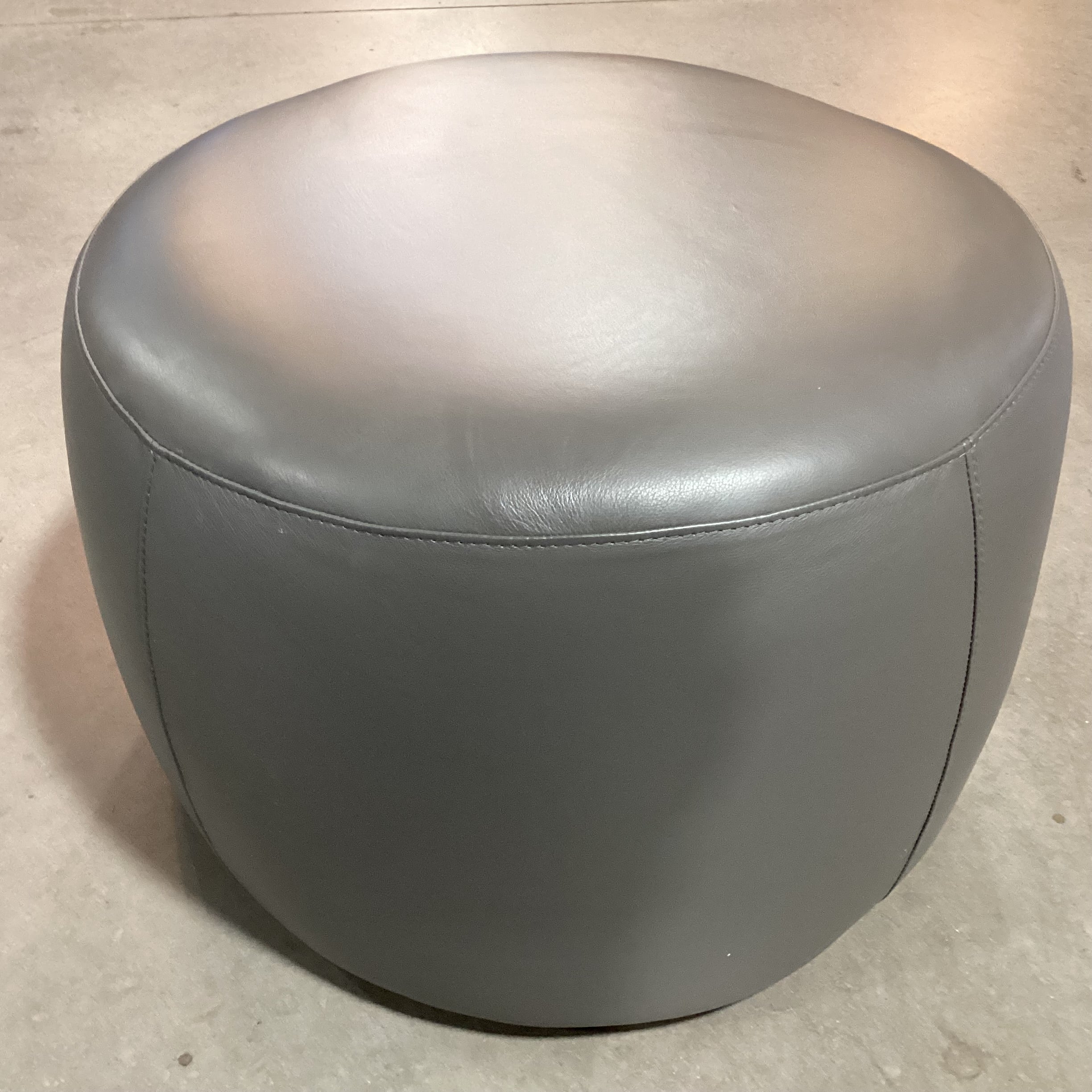 American Leather Room & Board Round on Casters Grey Leather Ottoman 22" DIameter x 16"