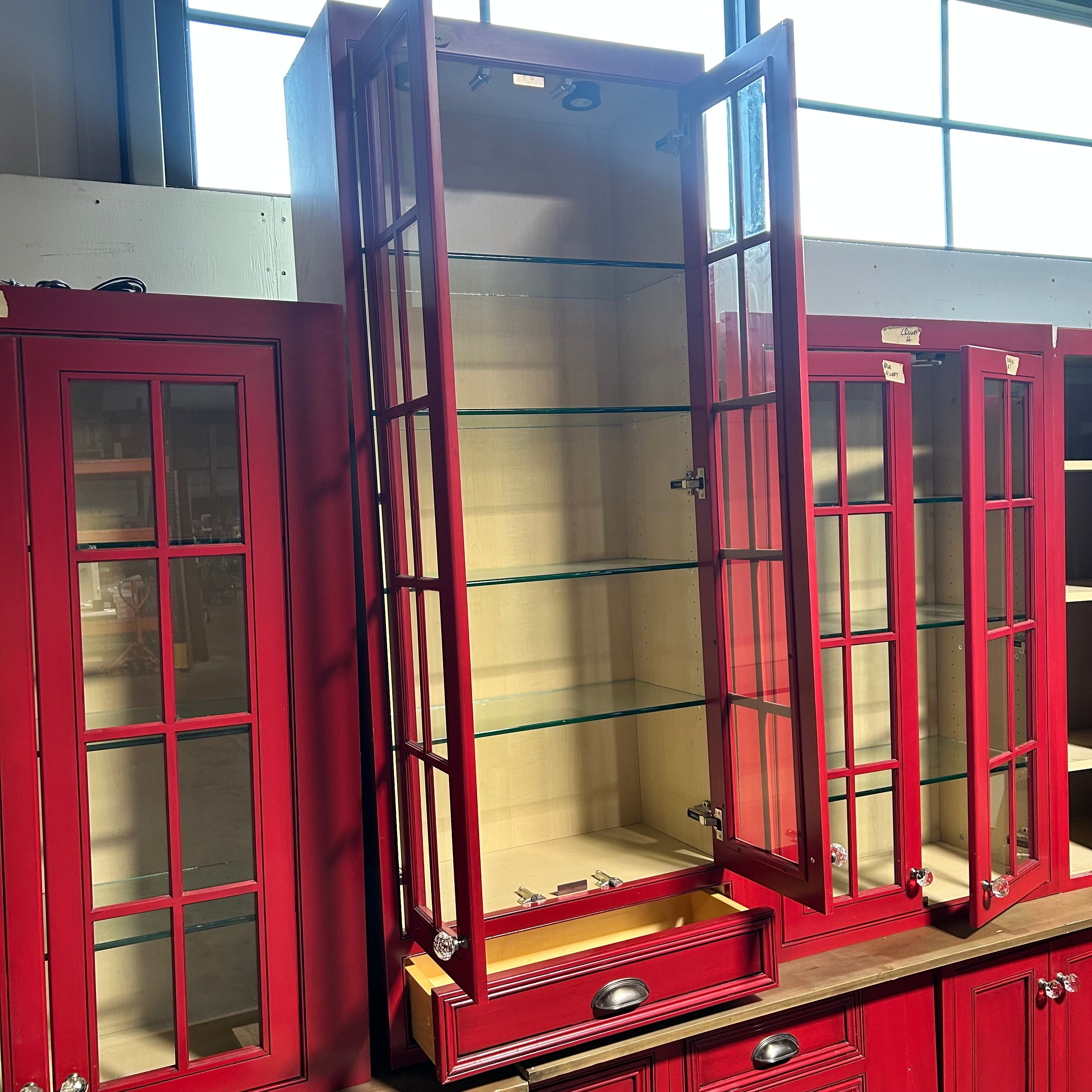 17 Piece Red Stained Cabinet Set 9 Uppers 8 Lowers 1 Over Fridge