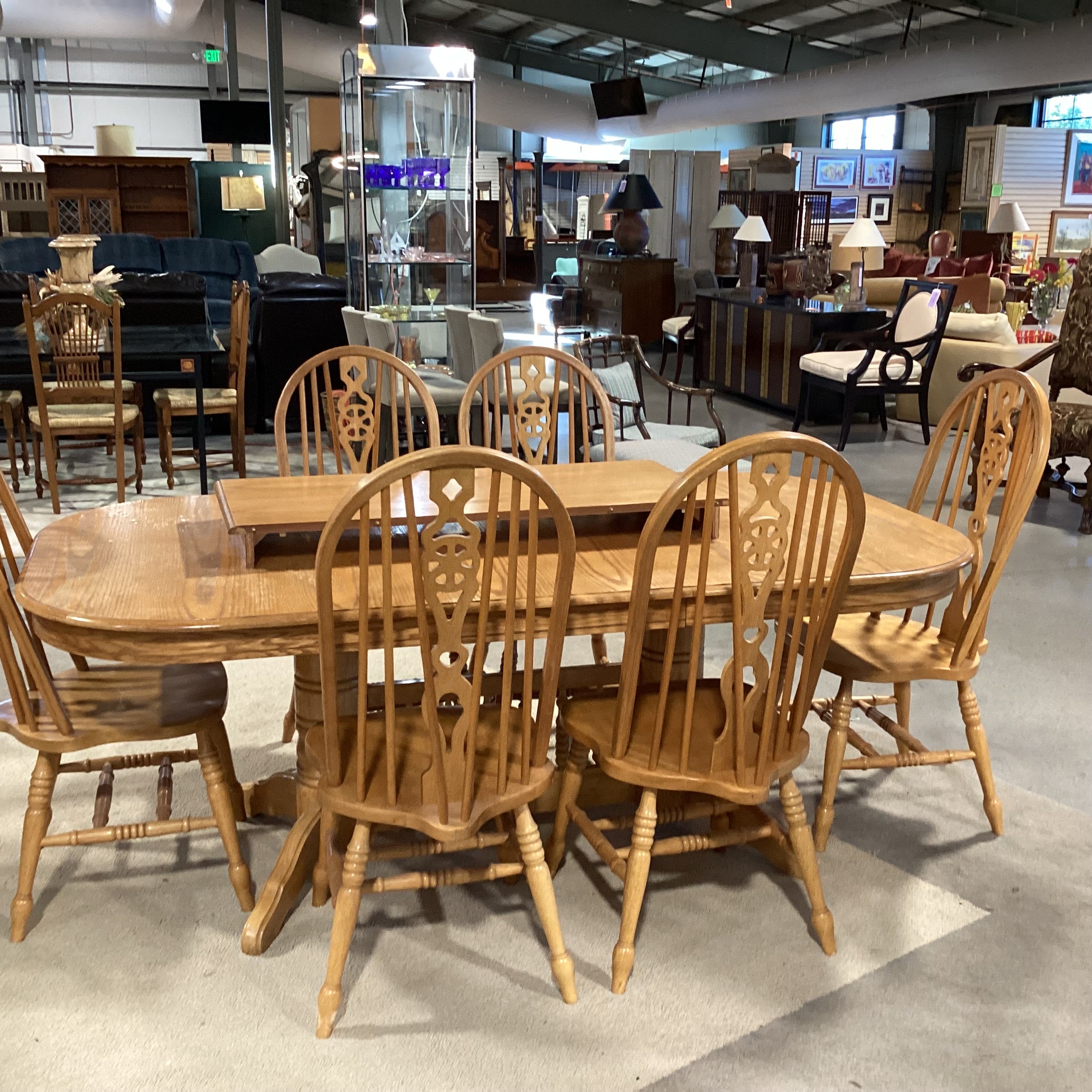 Winners Only Oak & Veneer Windsor Style with 2 Leaves & Trestle Table & 6 Chairs Dining Set 60" to 96"x 42"x 30"