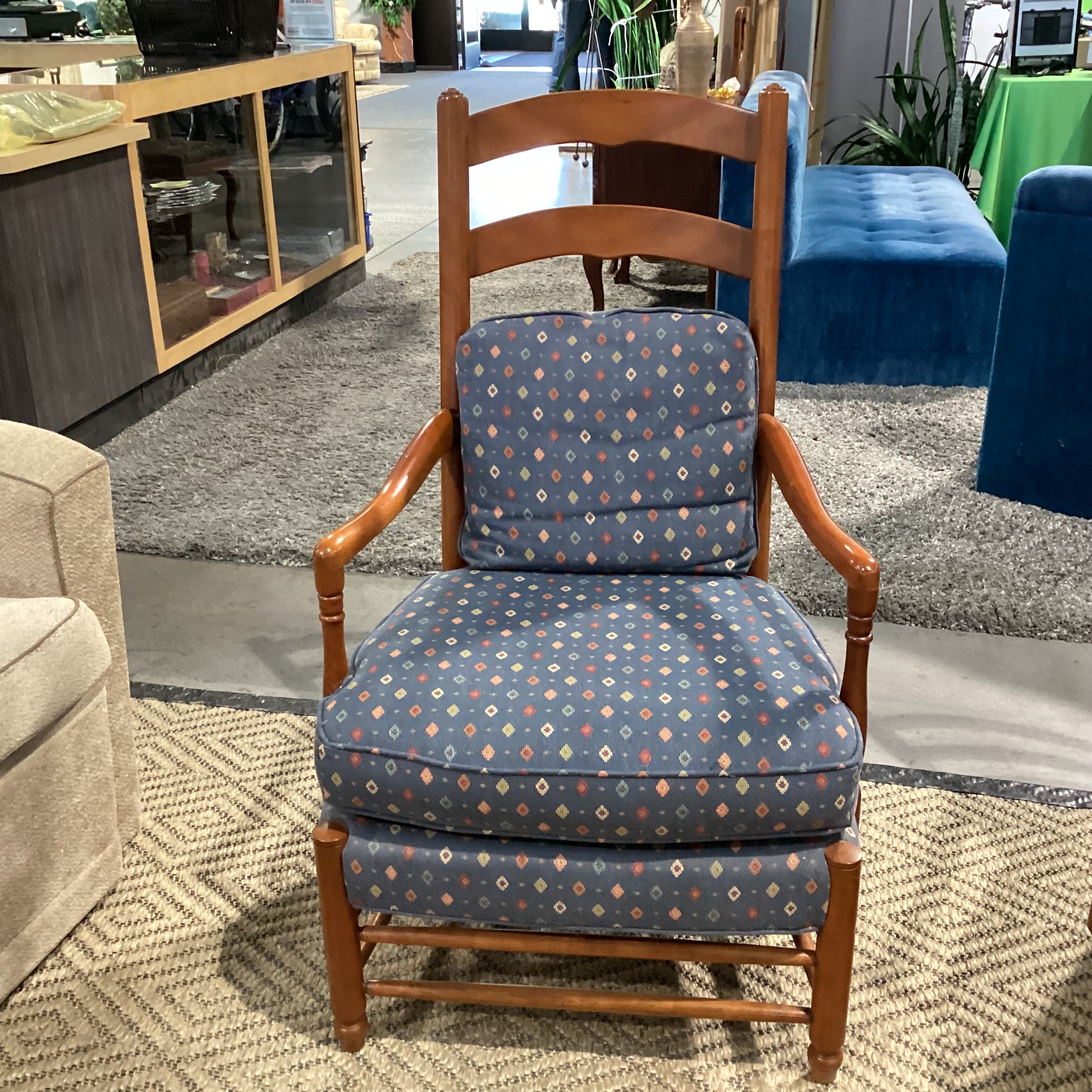 Hickory Chair NC Wood Ladder Back Blue Red Gold Diamond Pattern Upholstery Chair 27"x 26"x 44"