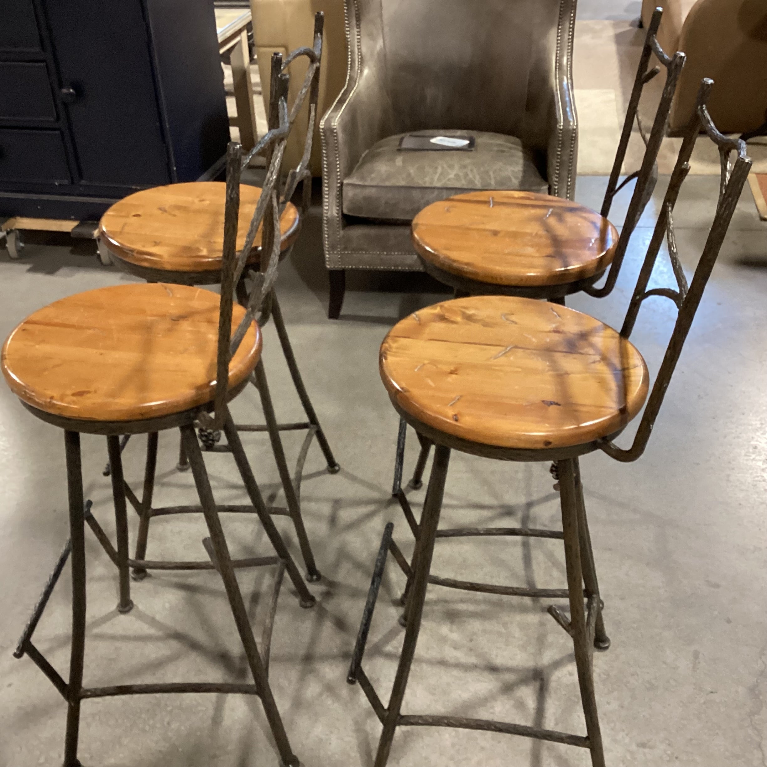 SET of 4 Pinecone & Branch Iron Solid Wood Swivel Seat Barstools 31"