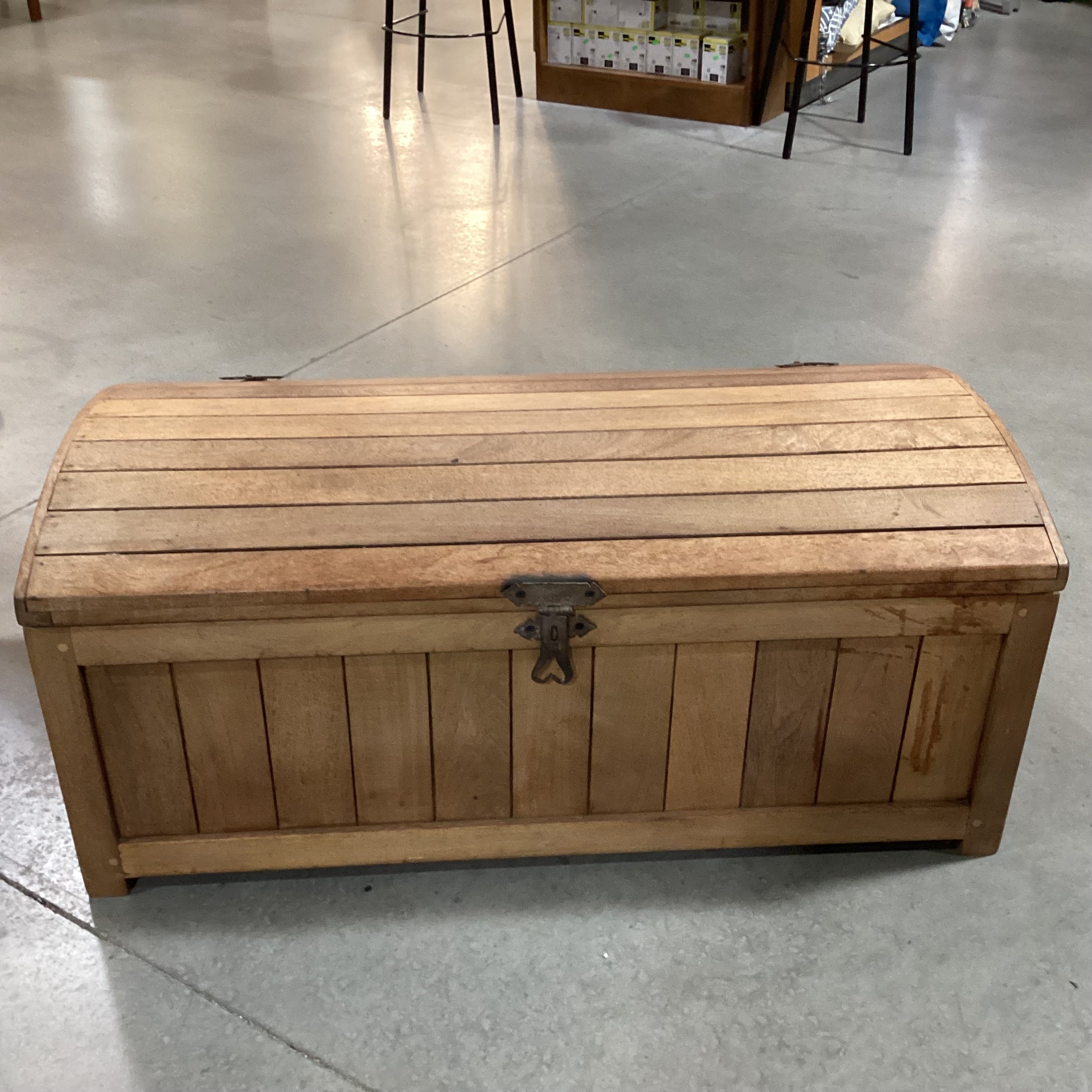 Vintage Solid Wood Plank with Iron Hardware Trunk 40"x 21"x 18"