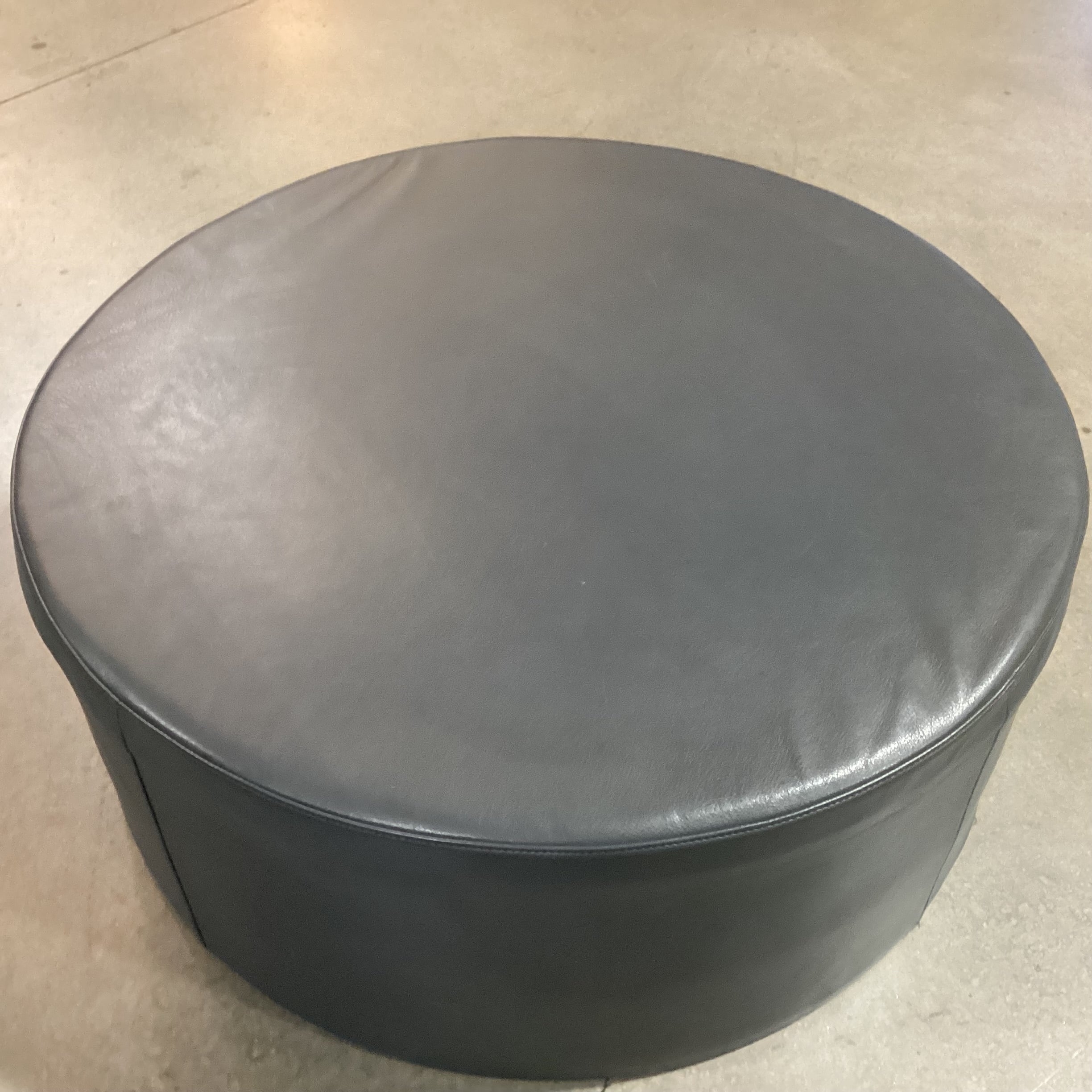 American Leather Room & Board Round Grey Leather Large Ottoman 36" Diameter x 16"