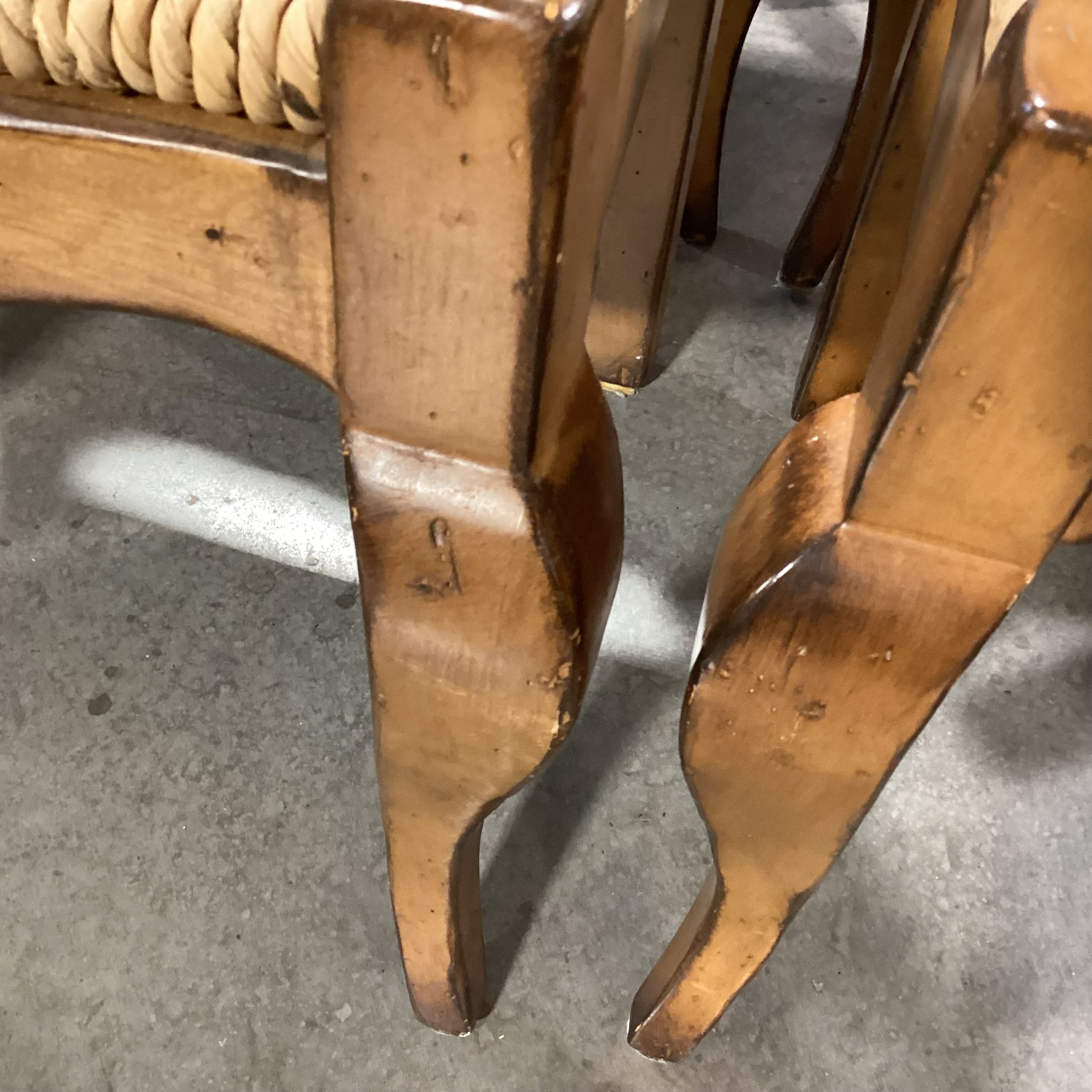 Set of 4 Antiqued Finish Carved Wood Ladder Back & Rush Seat Dining Chairs