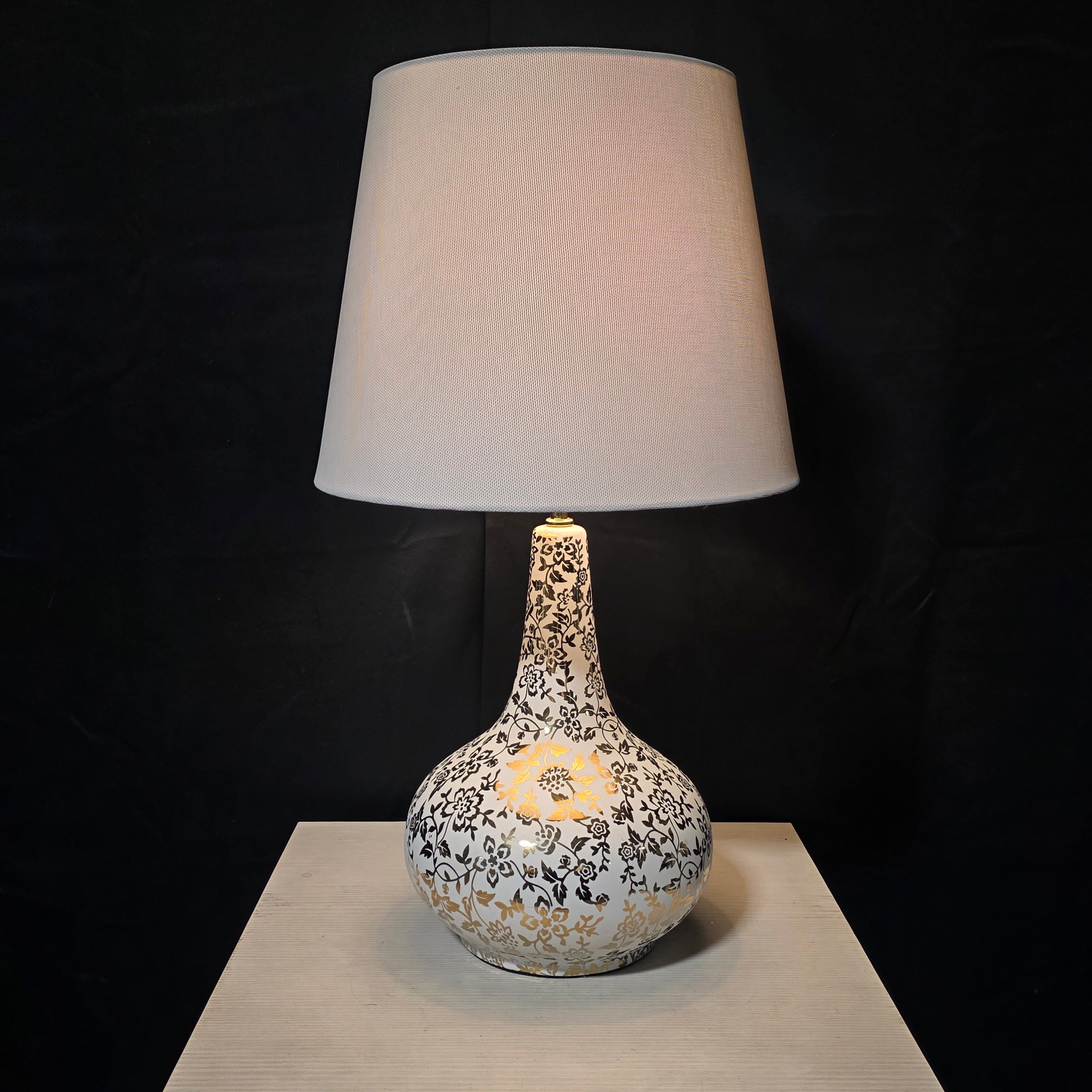 Beautiful Gold Accent Lamp with Flowers on Vines 15"Dx26.5"