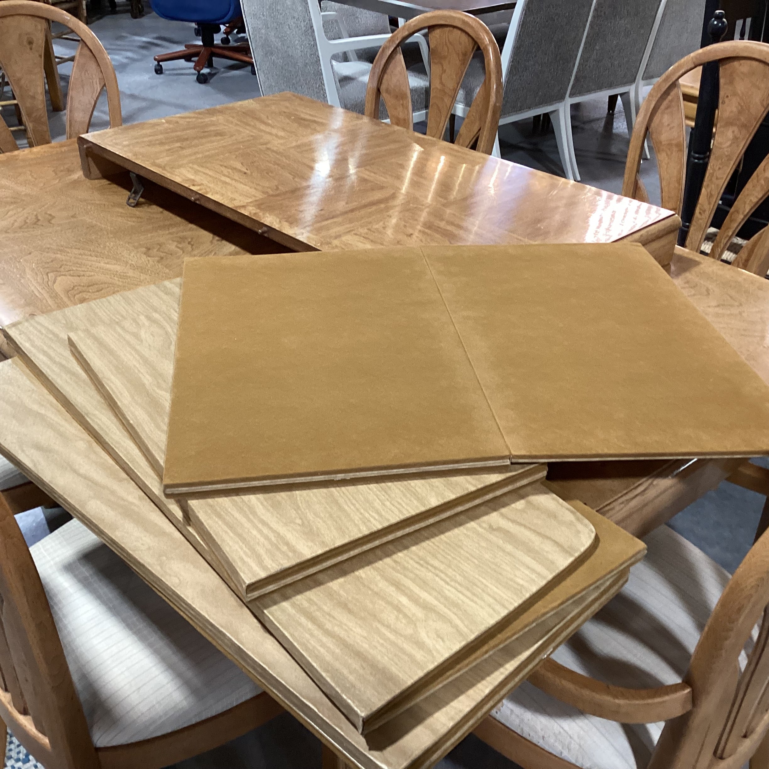 Vintage Thomasville Light Finish Wood & Veneer 1 Leaf Table with 6 Chairs Dining Set 68" to 80"x 44"x 30"