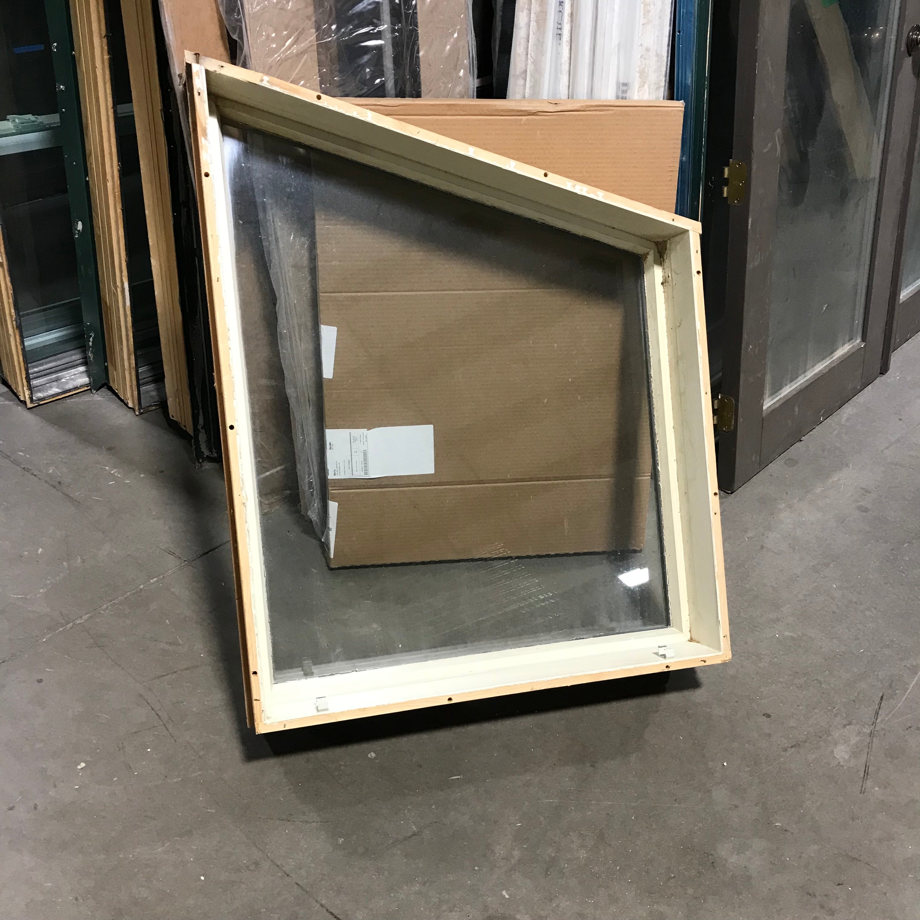 31.75"x 41" Trapazoid Cream Metal Clad Fixed Exterior Window