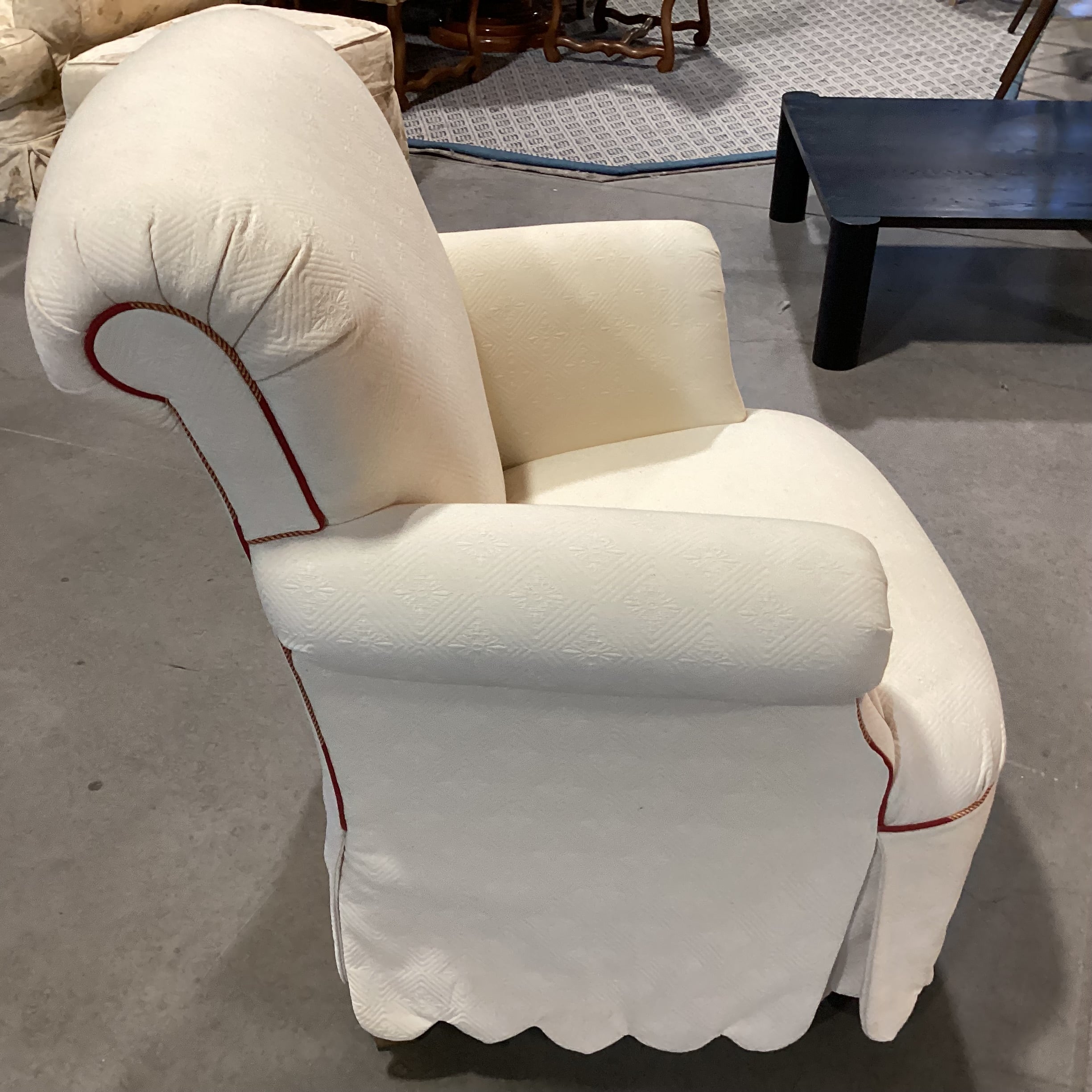 Cotswold Cottage Higland House Custom Cream Raised Diamond Scallop Skirt & Piping Front Castered Chair 36"x 36"x 39"
